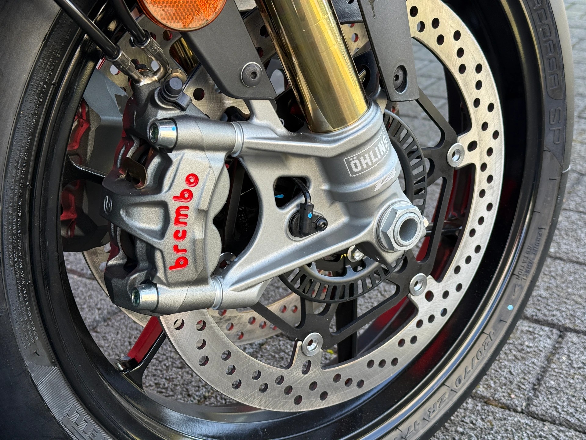 APRILIA Tuono V4 1100 Factory MY25-showroom-element-3