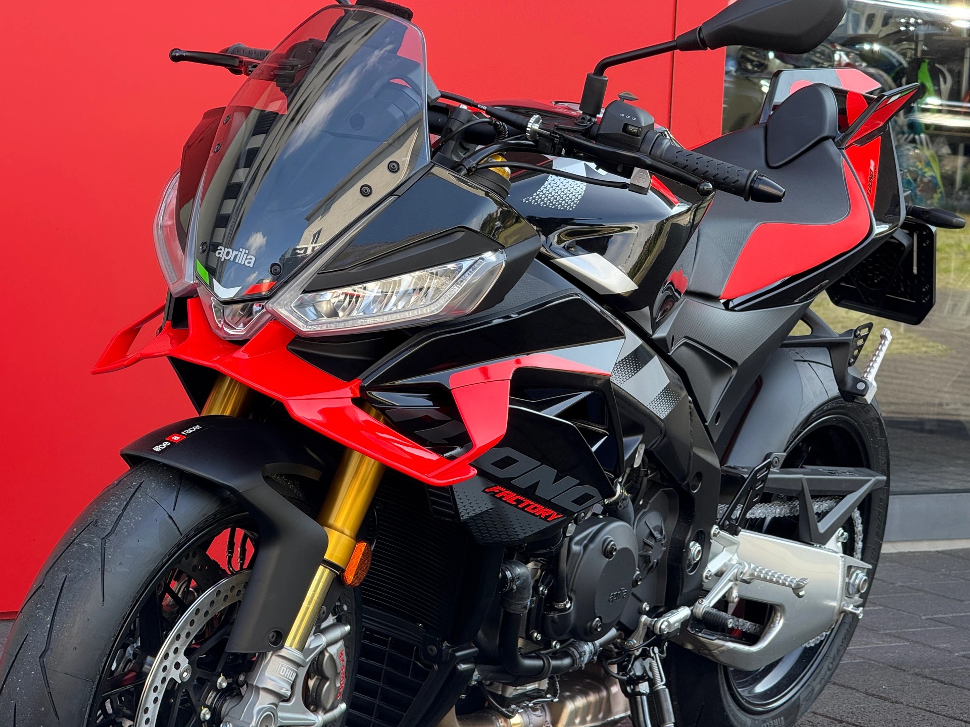 APRILIA Tuono V4 1100 Factory MY25-image-7