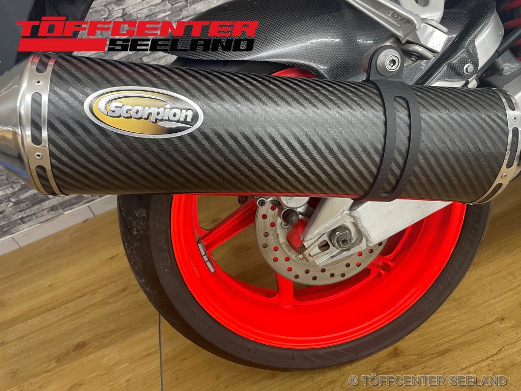 HONDA CBR 900 RR Fireblade-image-1