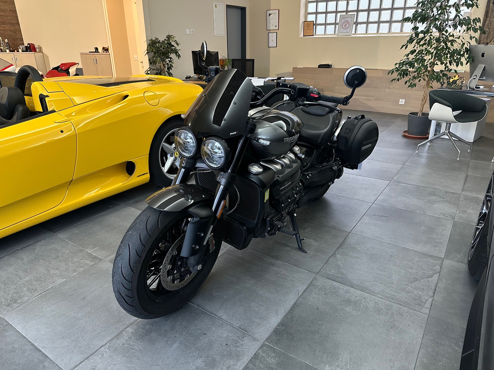 TRIUMPH Rocket 3 R Black