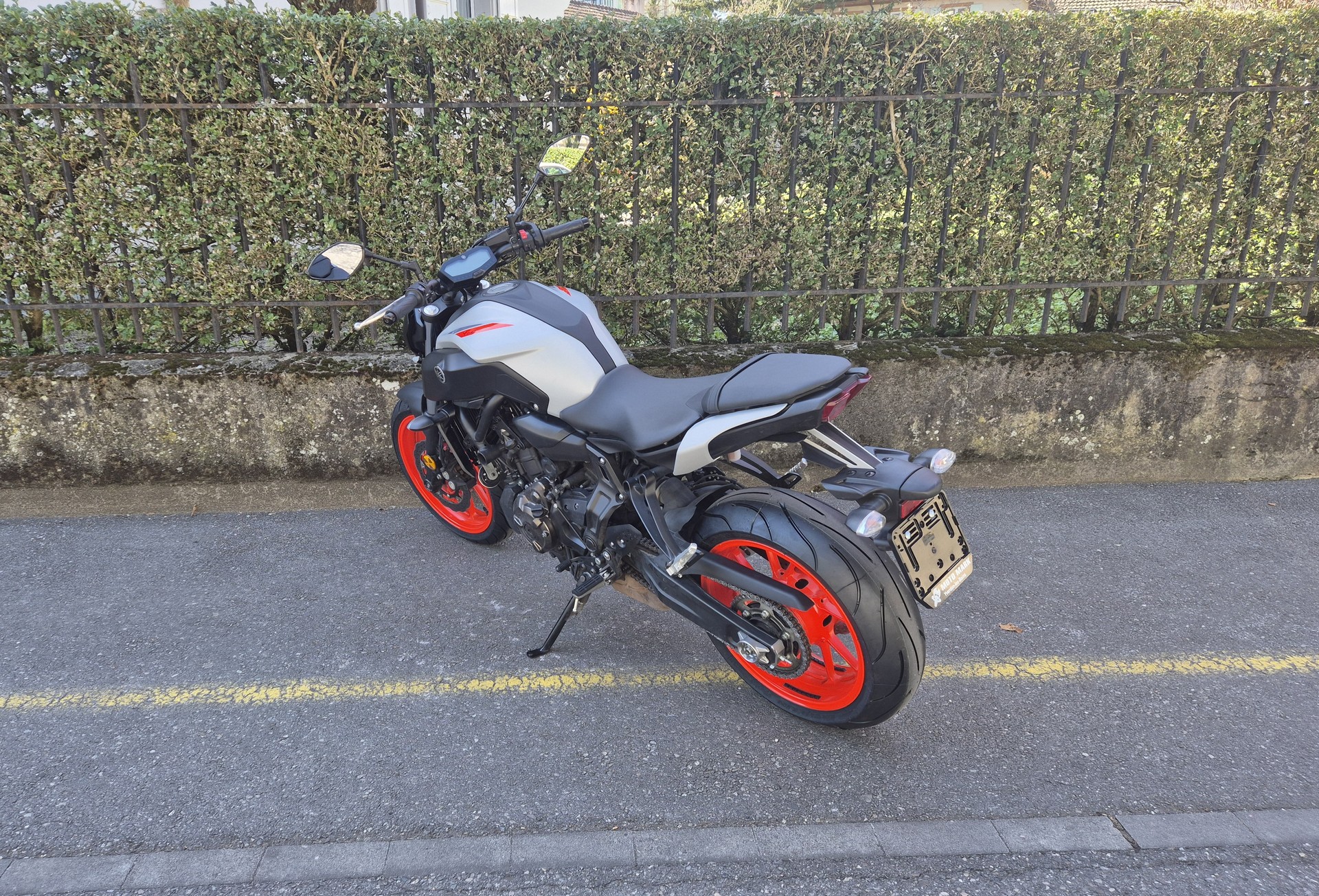 YAMAHA MT-07 ABS (35kW)-showroom-element-2