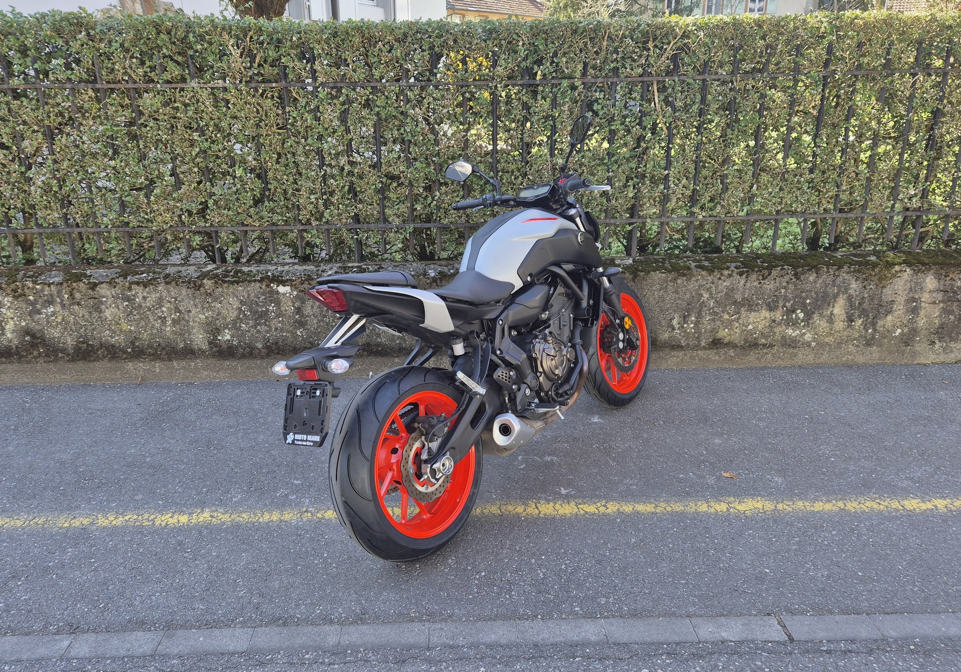 YAMAHA MT-07 ABS (35kW)-showroom-element-1