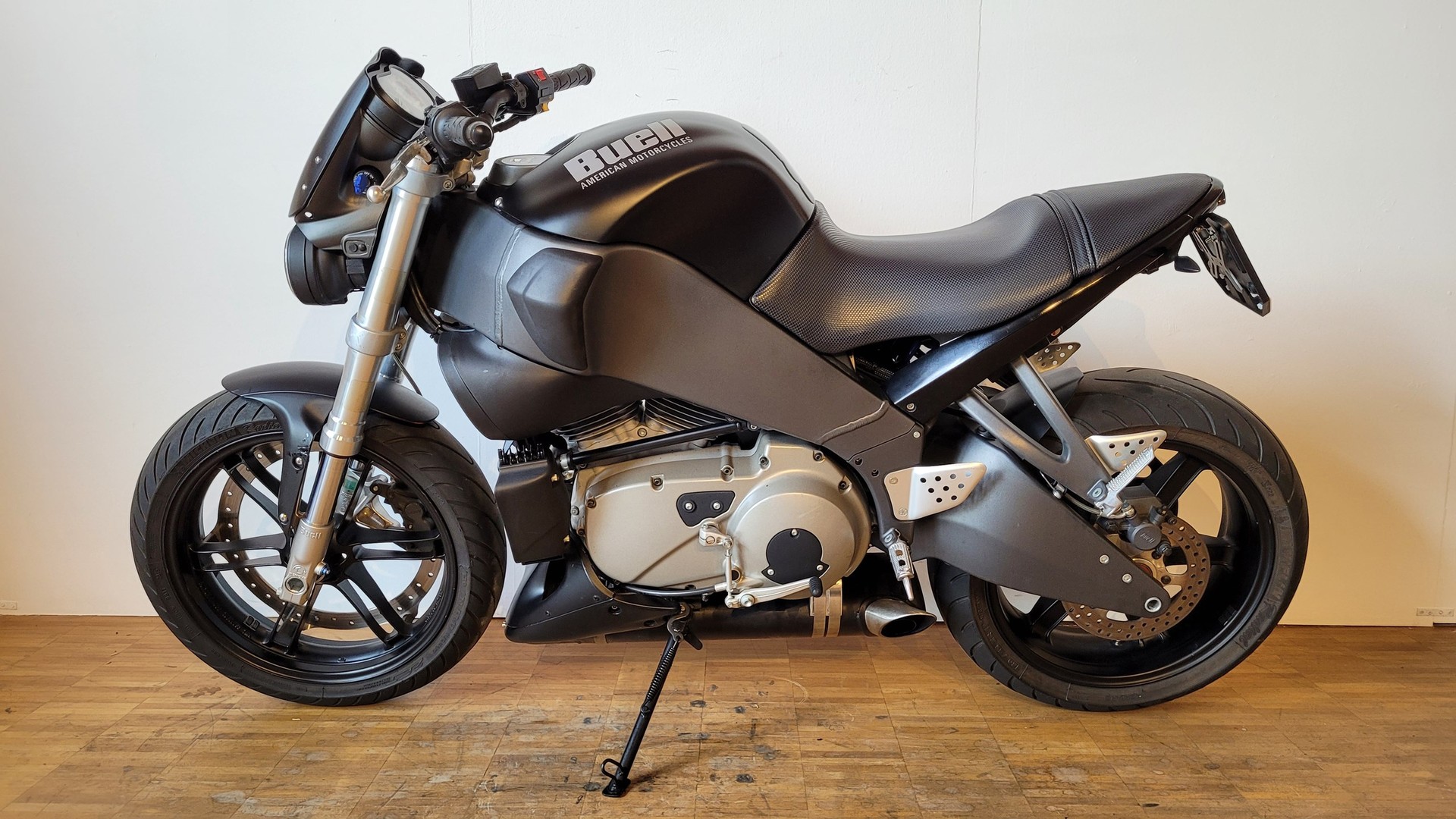 BUELL XB12S Lightning-showroom-element-1