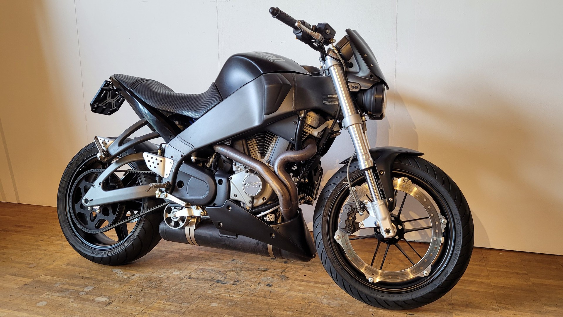 BUELL XB12S Lightning-showroom-element-2