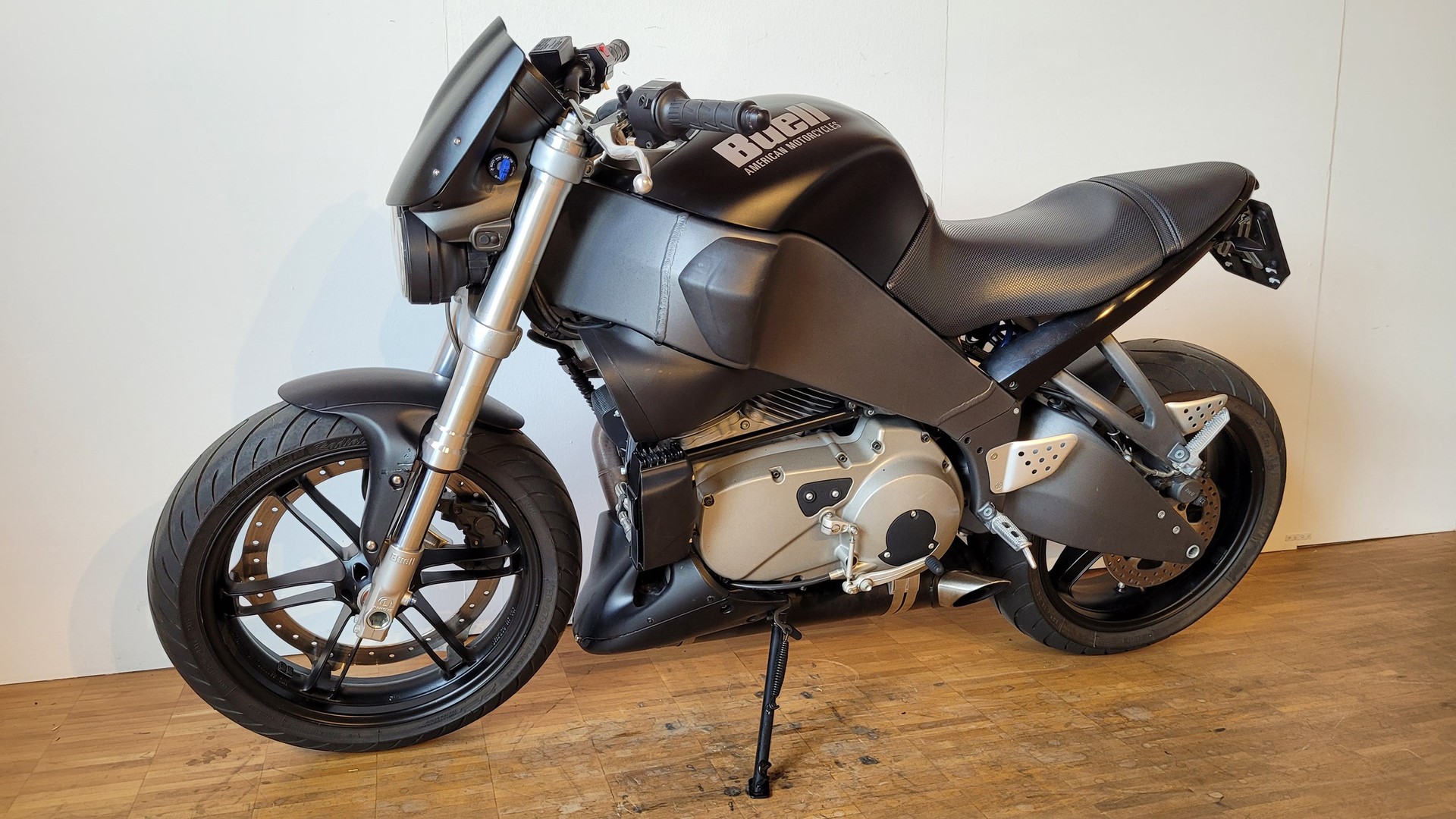 BUELL XB12S Lightning-showroom-element-3