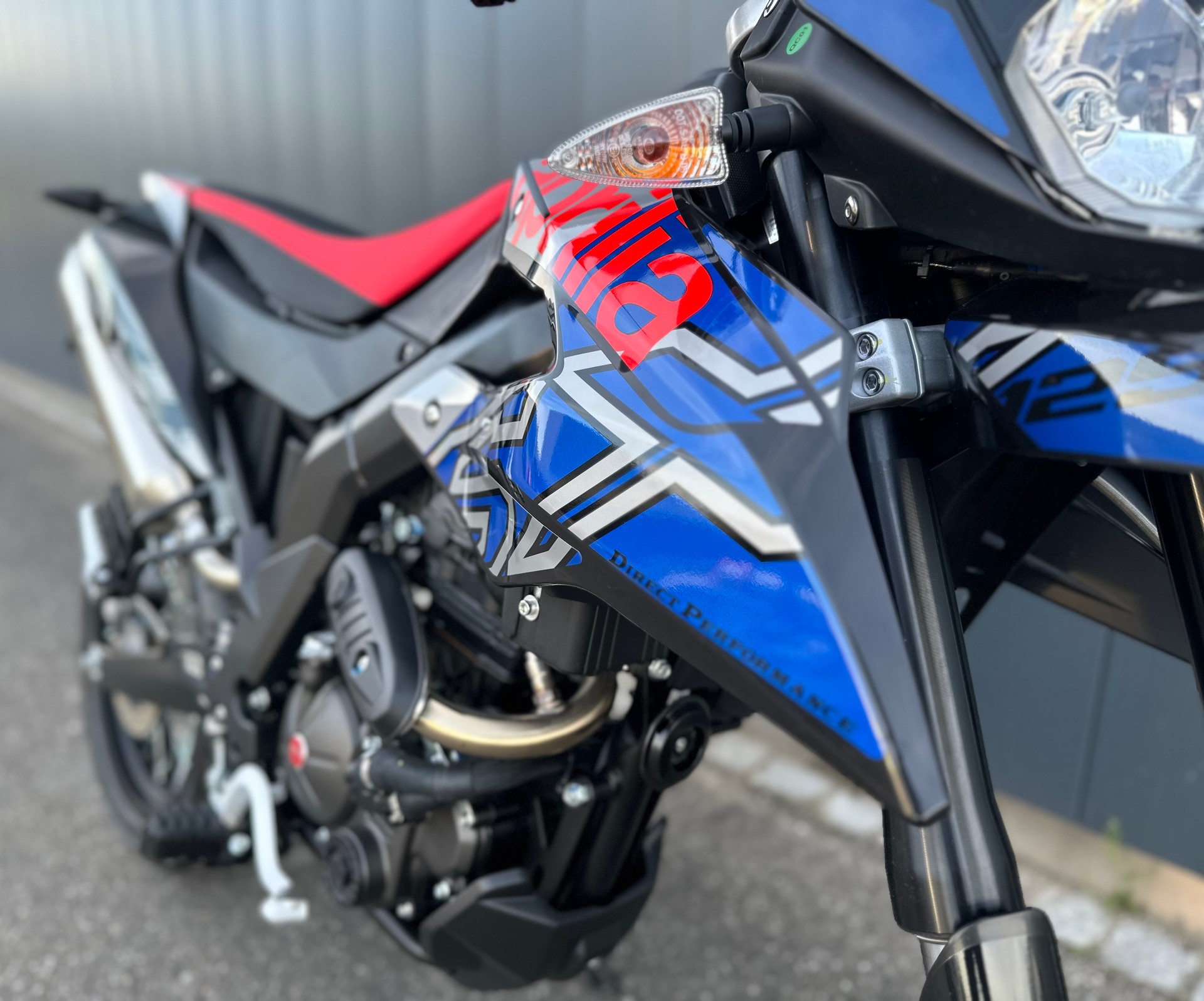 APRILIA SX 125-showroom-element-3
