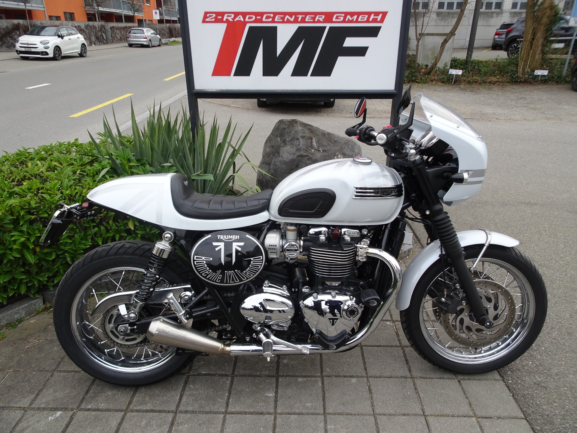 TRIUMPH Bonneville T120 ABS