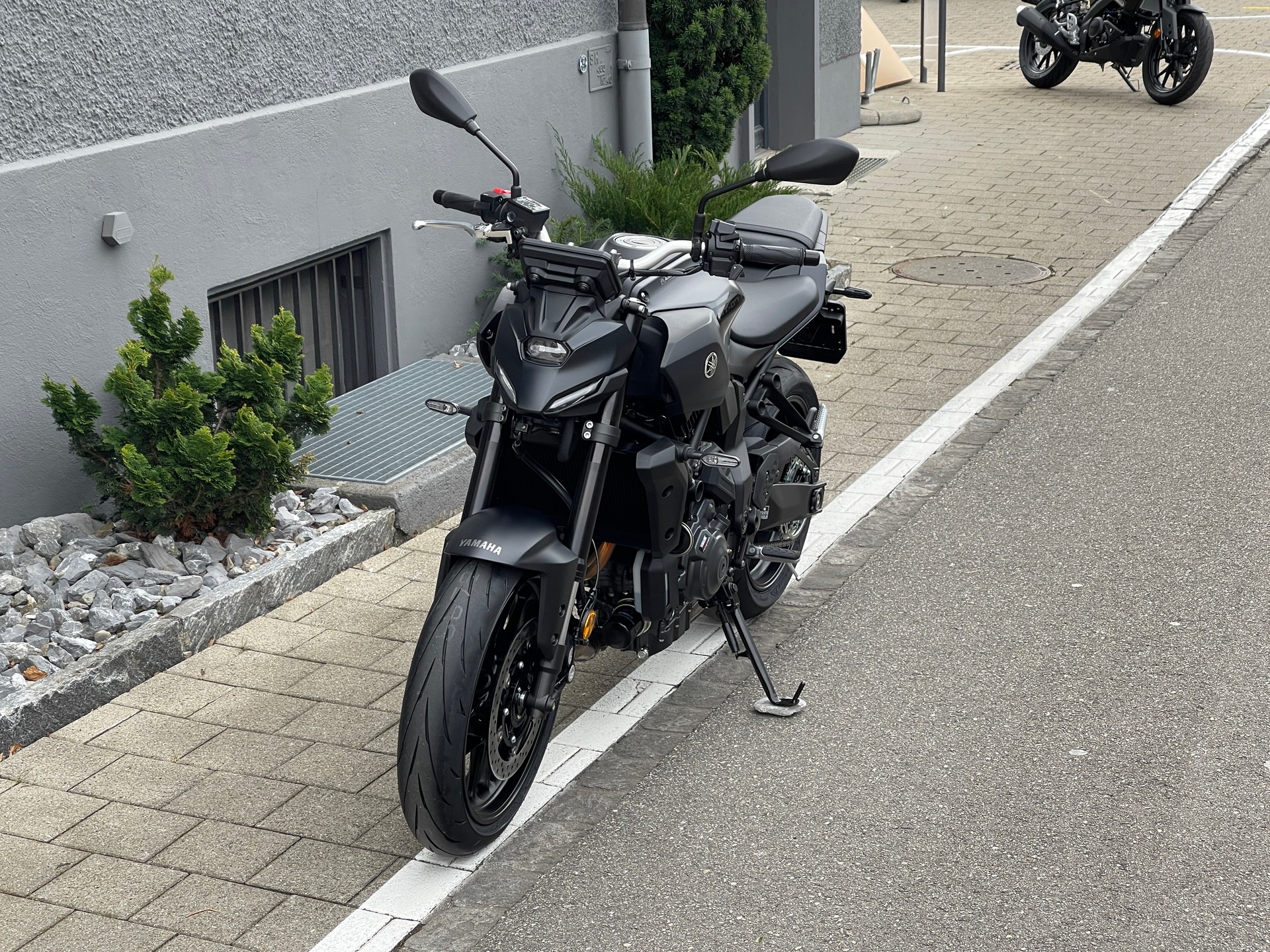 YAMAHA Y-AMT-showroom-element-2