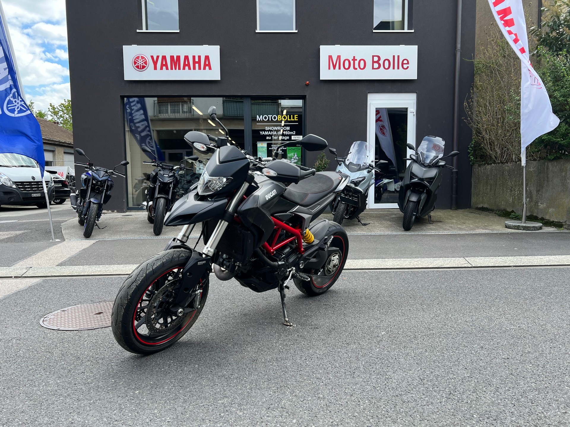 DUCATI Hypermotard 821-image-2