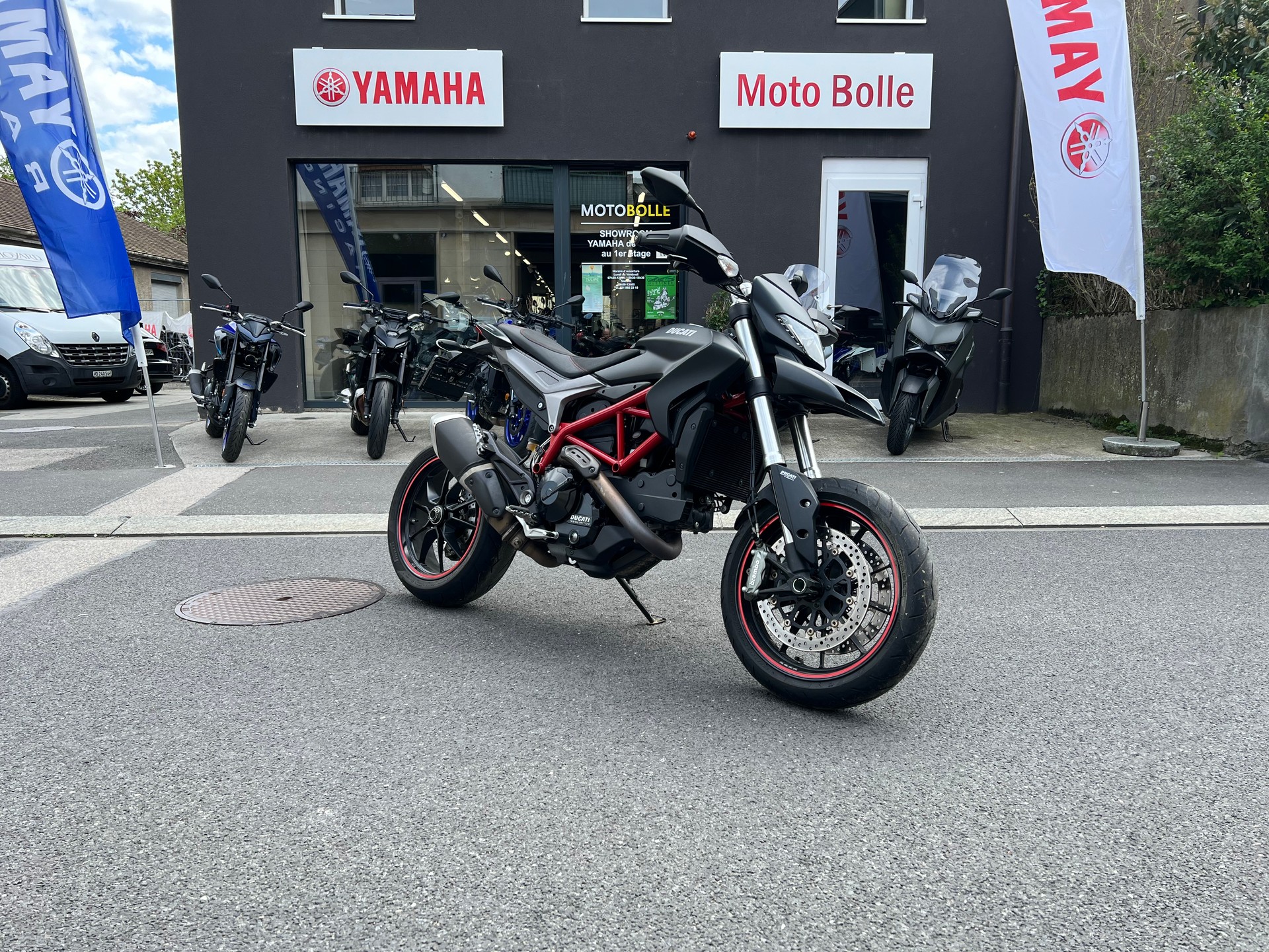 DUCATI Hypermotard 821-image-1