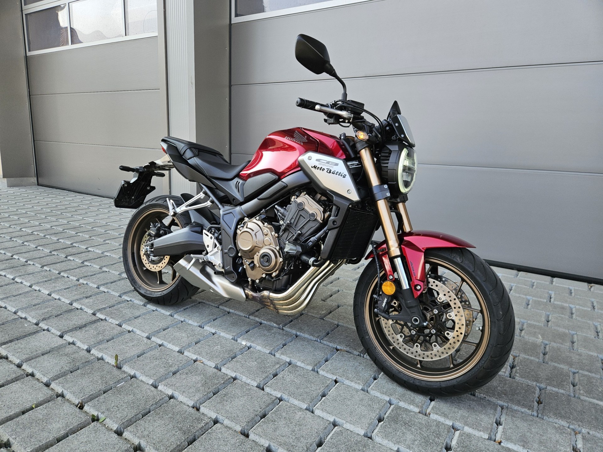 HONDA CB 650 R-showroom-element-1
