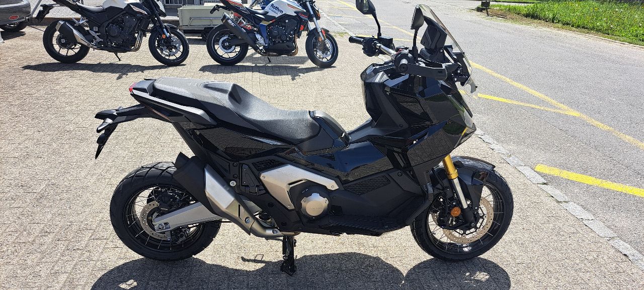HONDA X-ADV 750