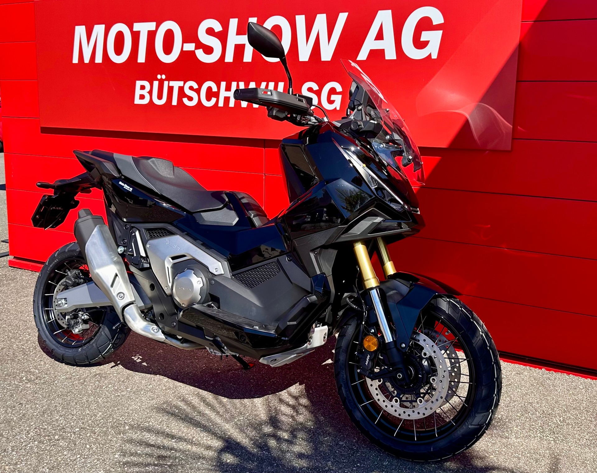 HONDA X-ADV 750-showroom-element-1
