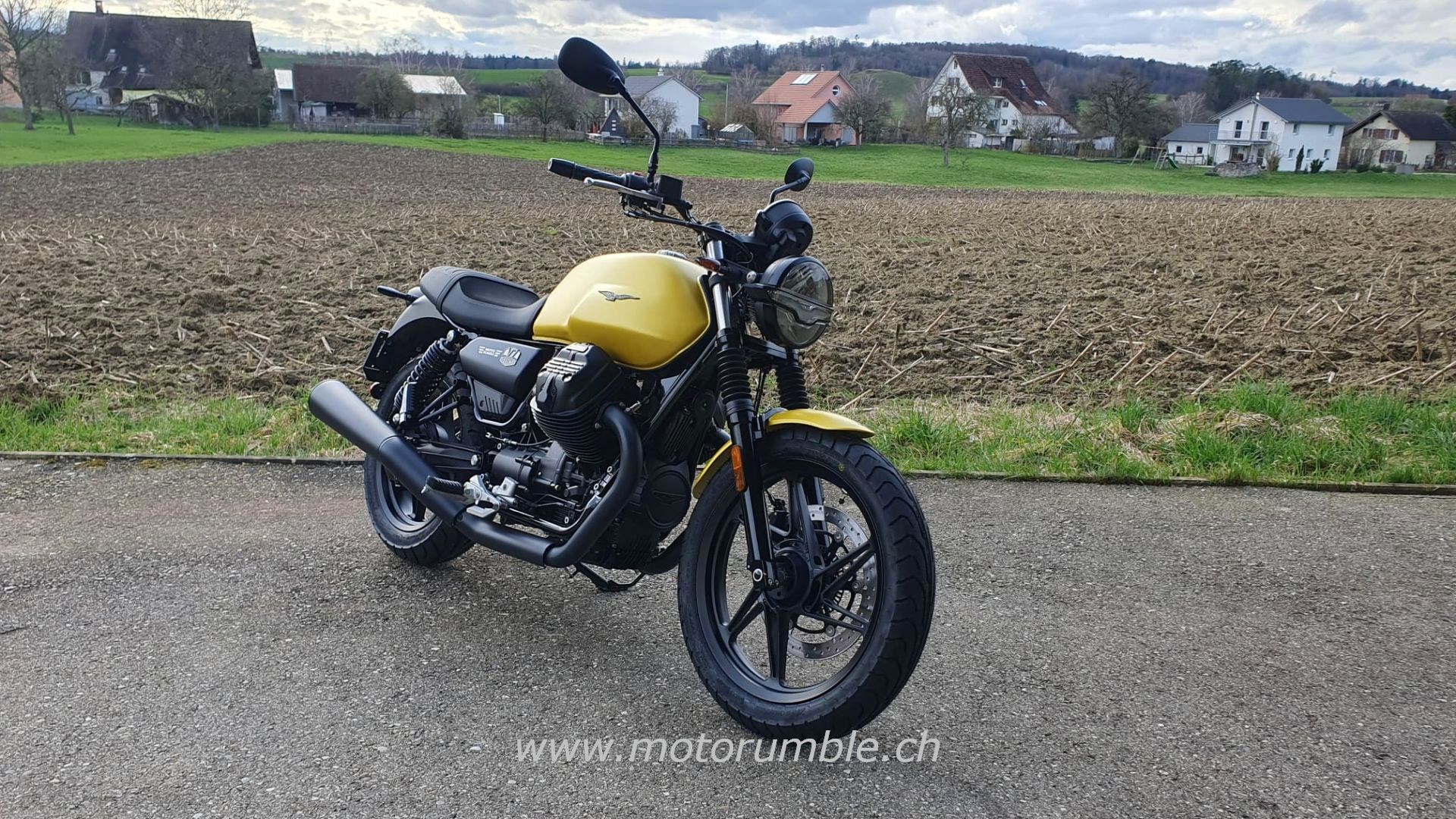 MOTO GUZZI V7 STONE-image-1