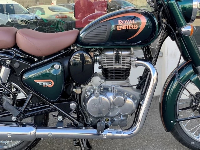 ROYAL ENFIELD Classic 350 Halcyon-showroom-element-3