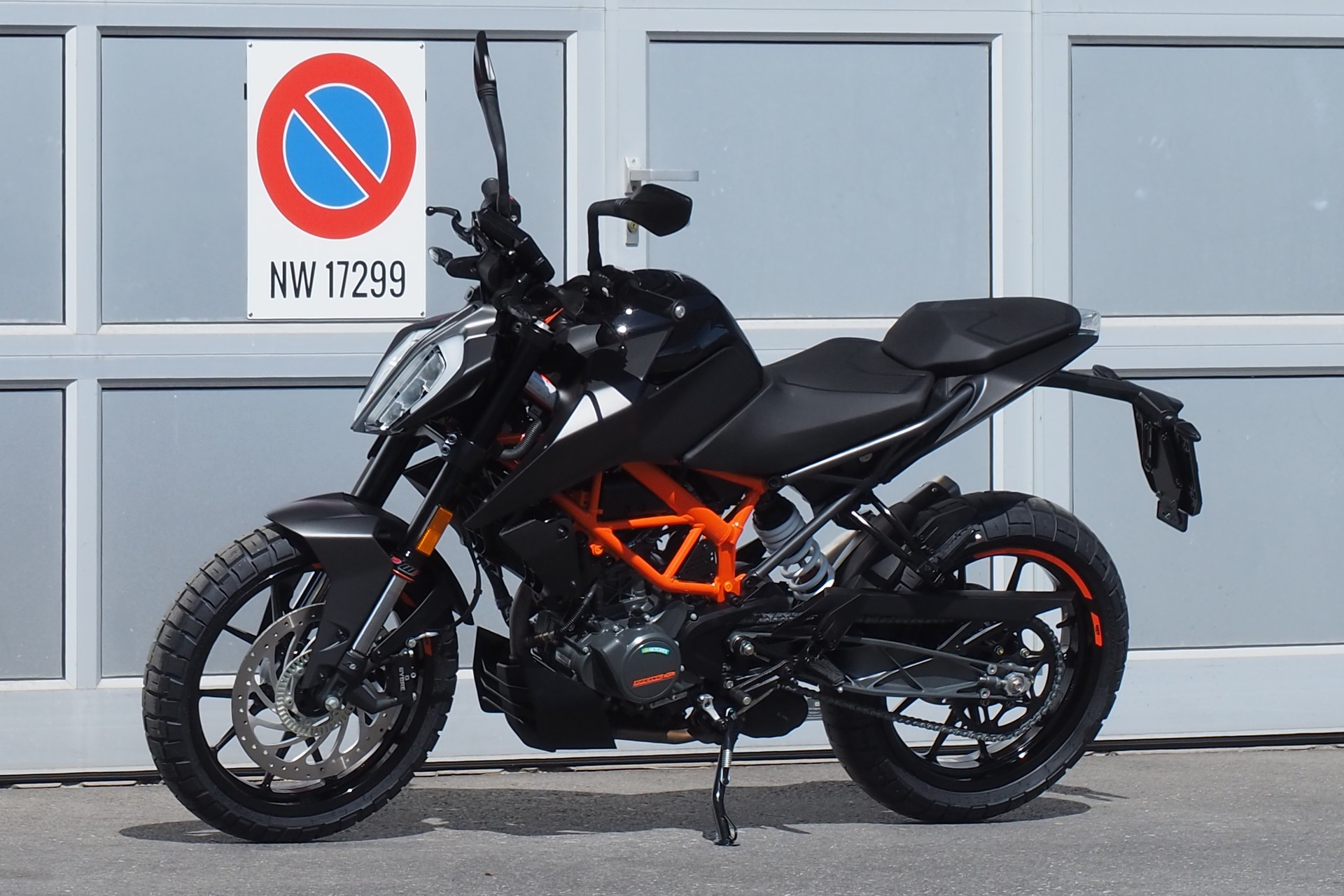 KTM 125 Duke-showroom-element-1