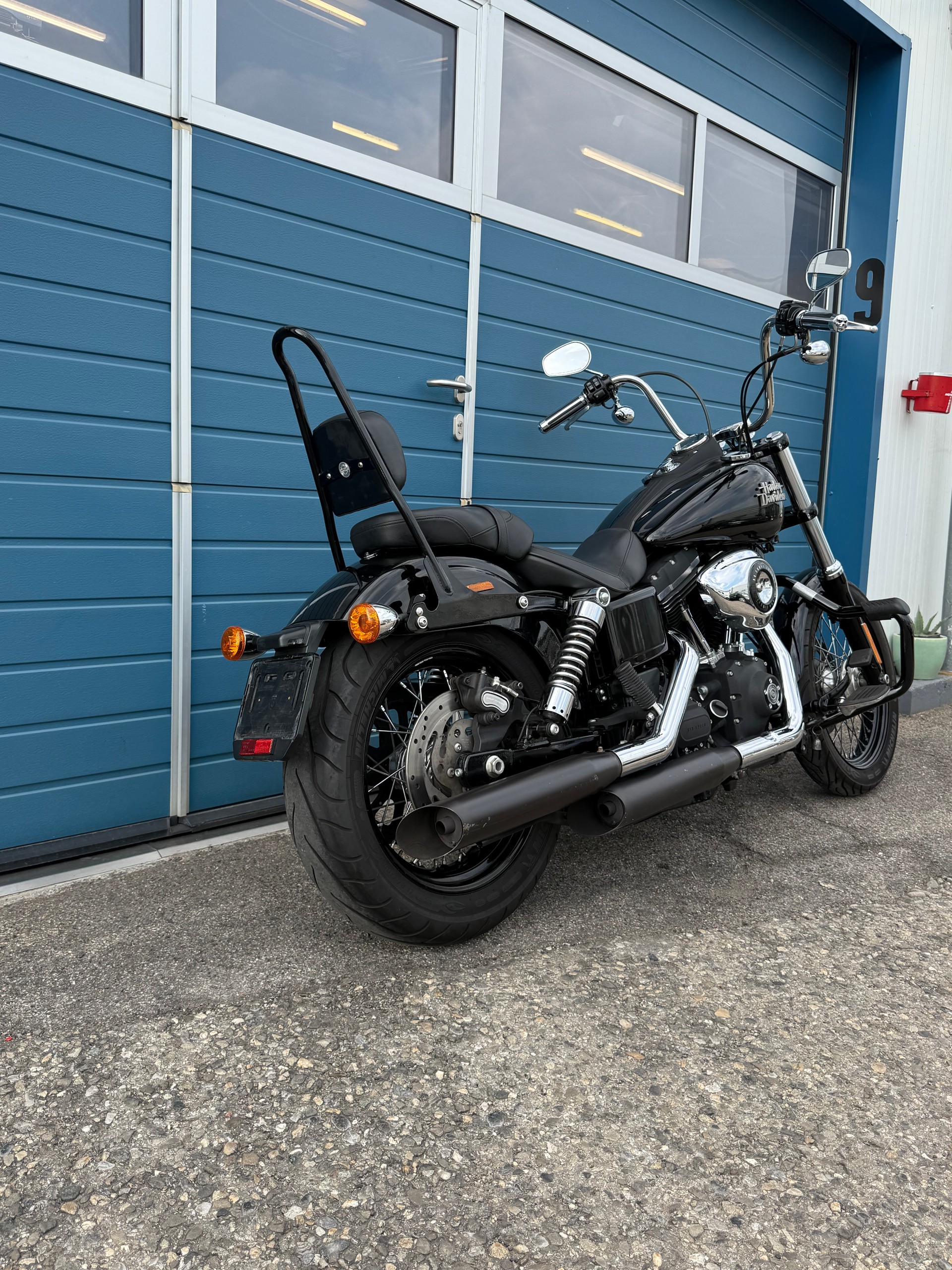 HARLEY-DAVIDSON Street Bob-image-1