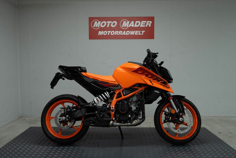 KTM 390 Duke-showroom-element-1