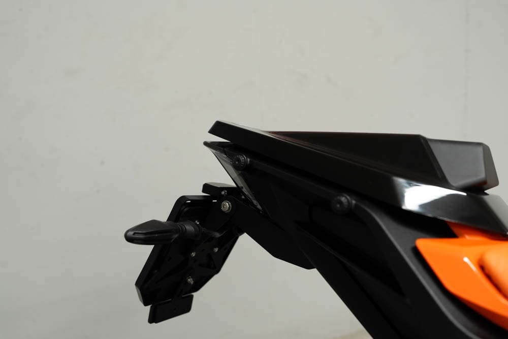 KTM 390 Duke-showroom-element-3