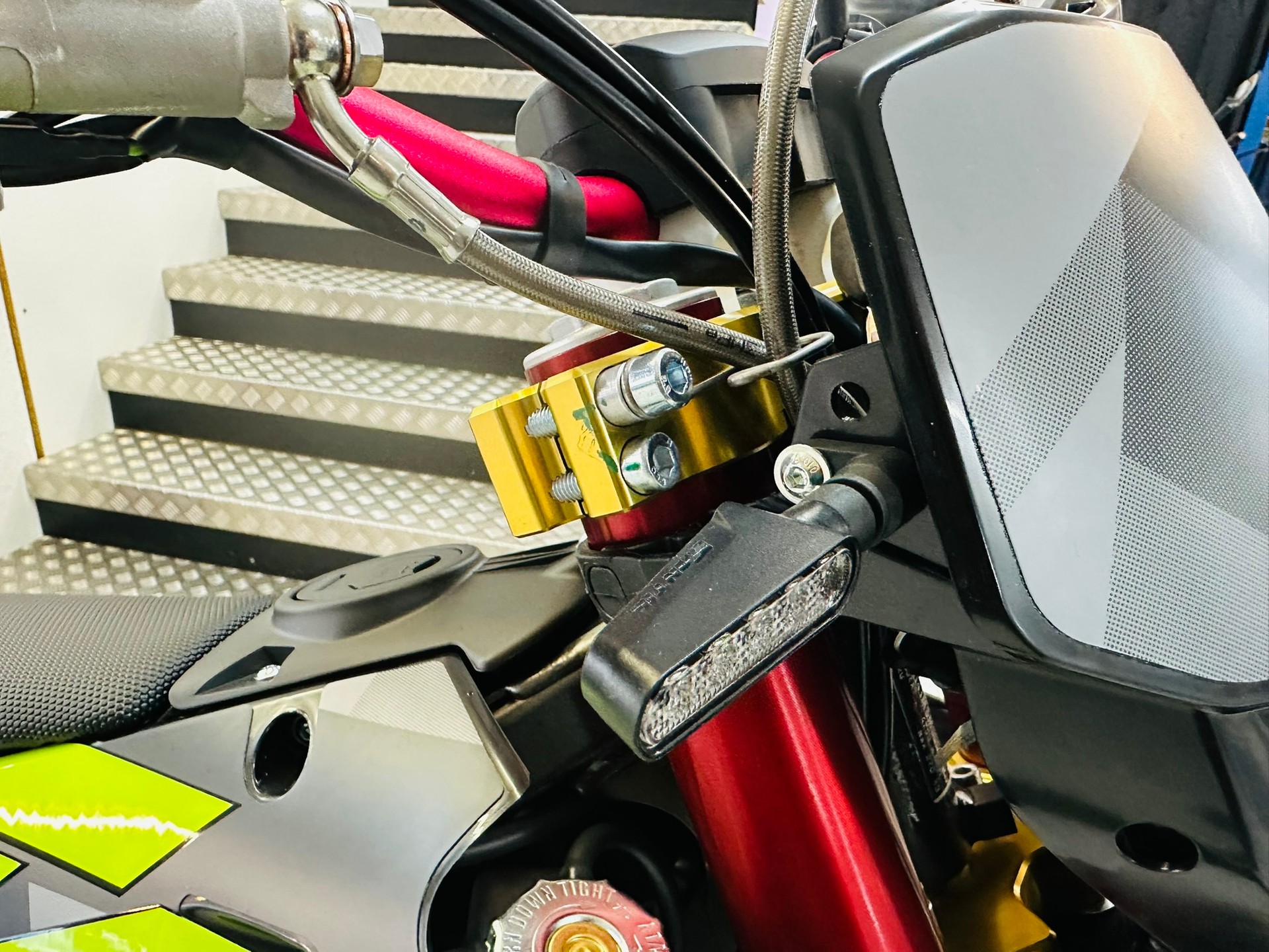 FANTIC XMF 125 Motard Competition-showroom-element-1