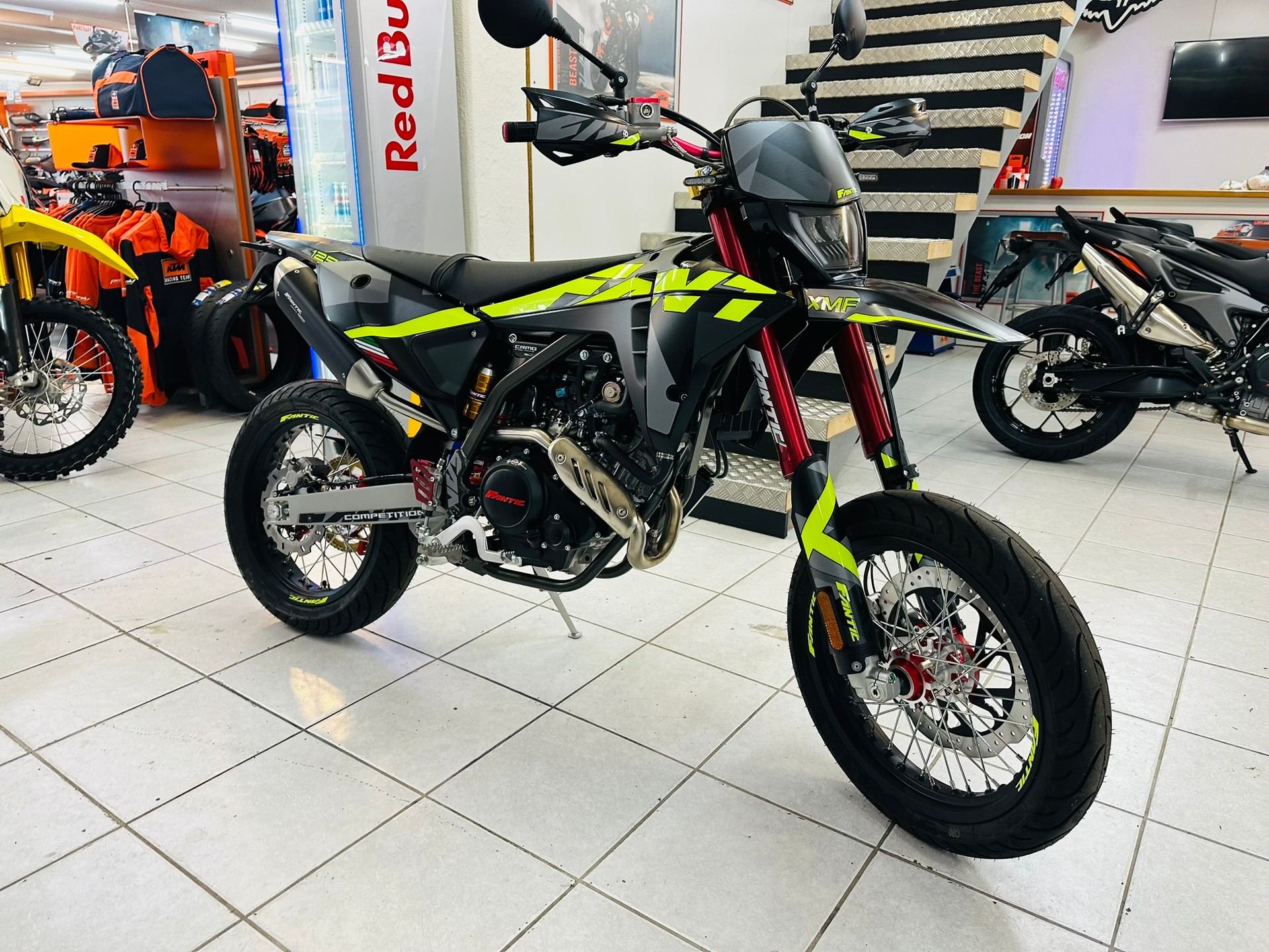 FANTIC XMF 125 Motard Competition