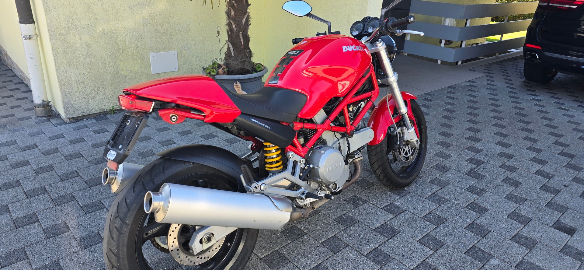 DUCATI Monster 620 i.e.-image-11