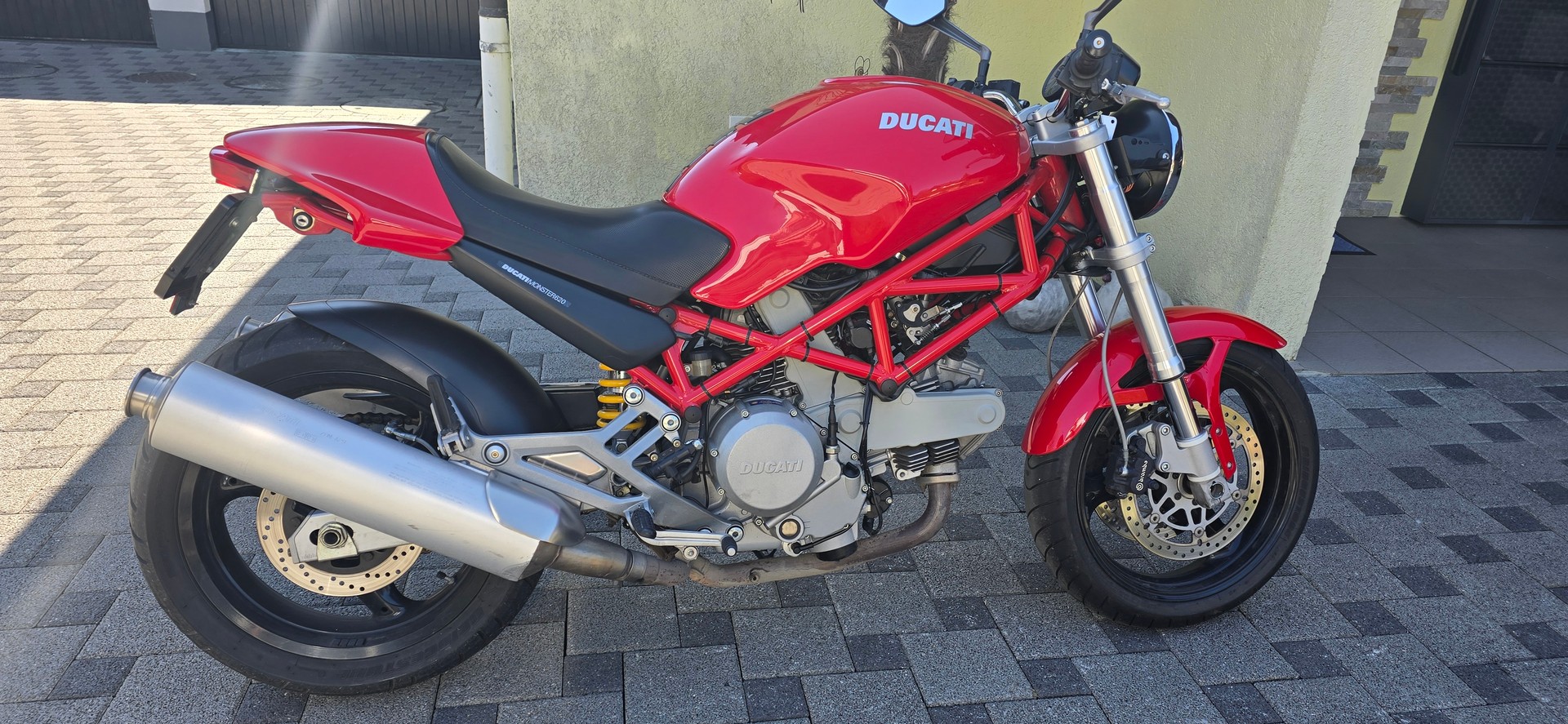 DUCATI Monster 620 i.e.-image-12