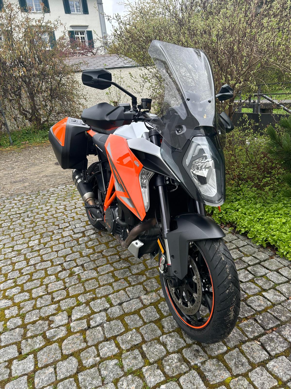 KTM 1290 Super Duke GT-image-6