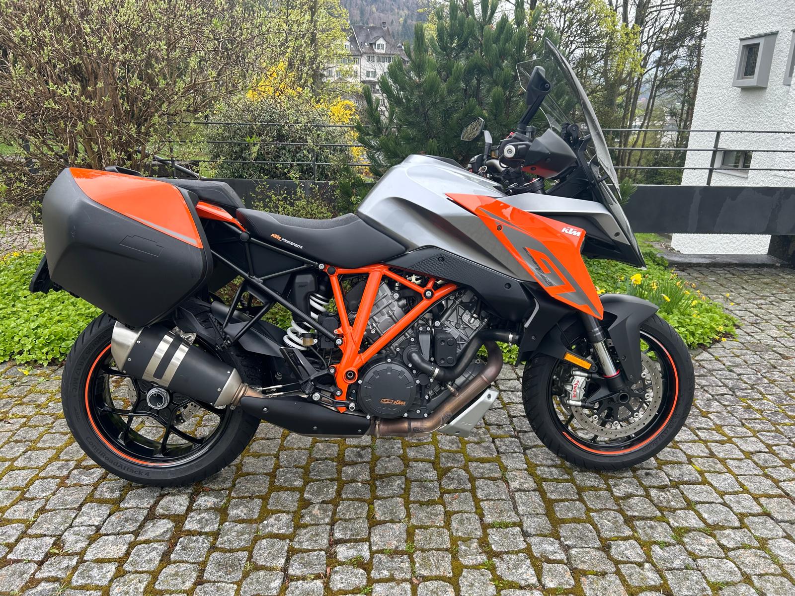 KTM 1290 Super Duke GT
