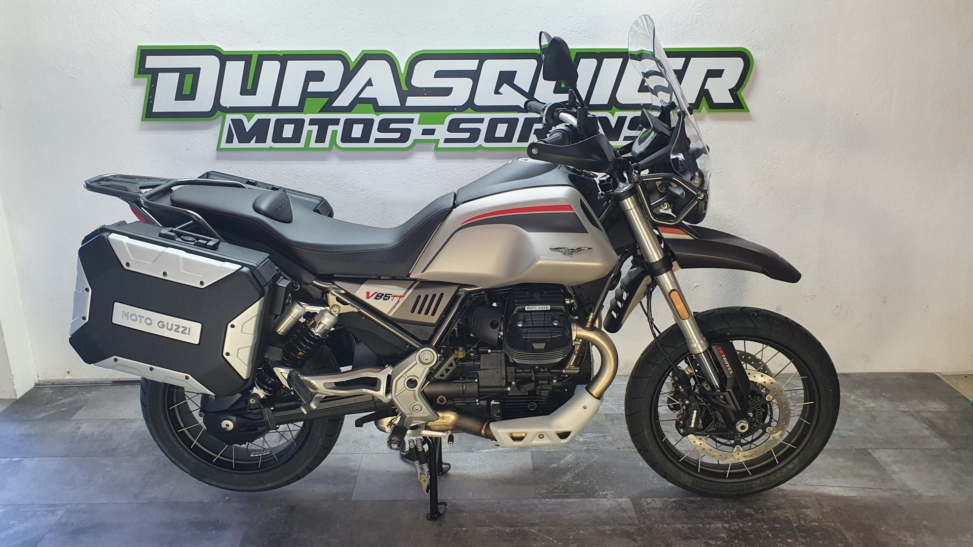 MOTO GUZZI V85 TT Travel-showroom-element-1