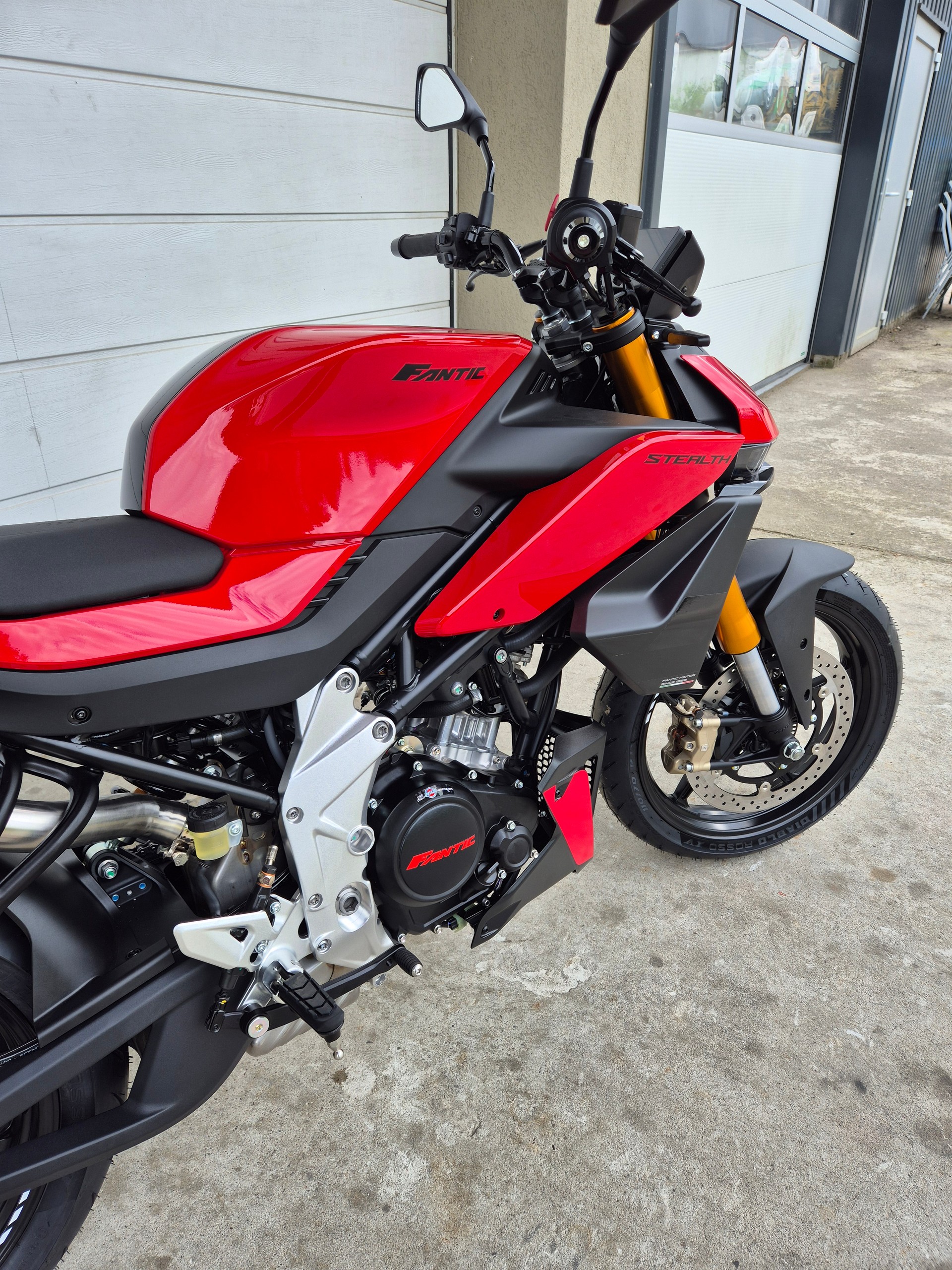 FANTIC STEALTH 125-image-6