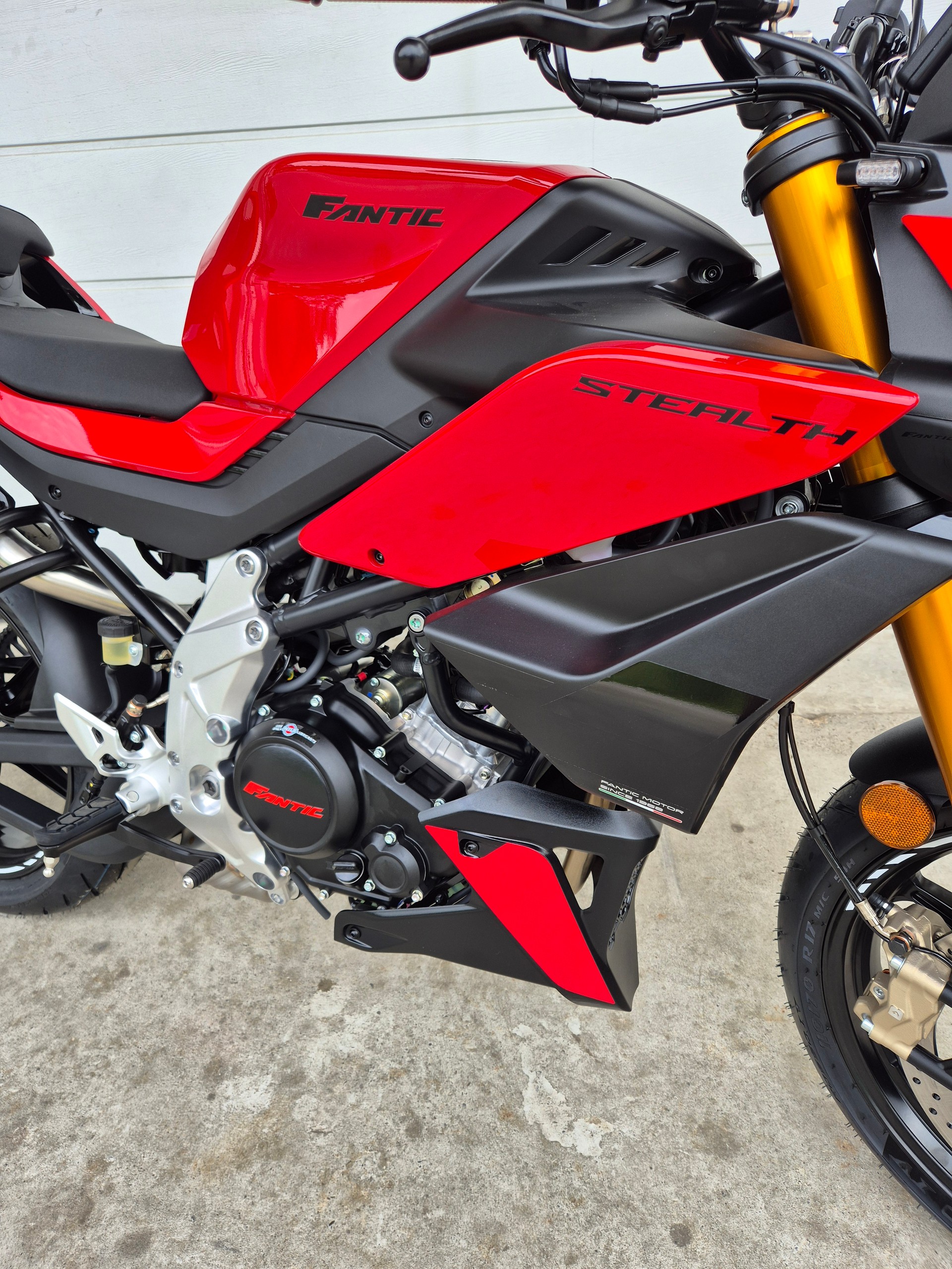 FANTIC STEALTH 125-image-5