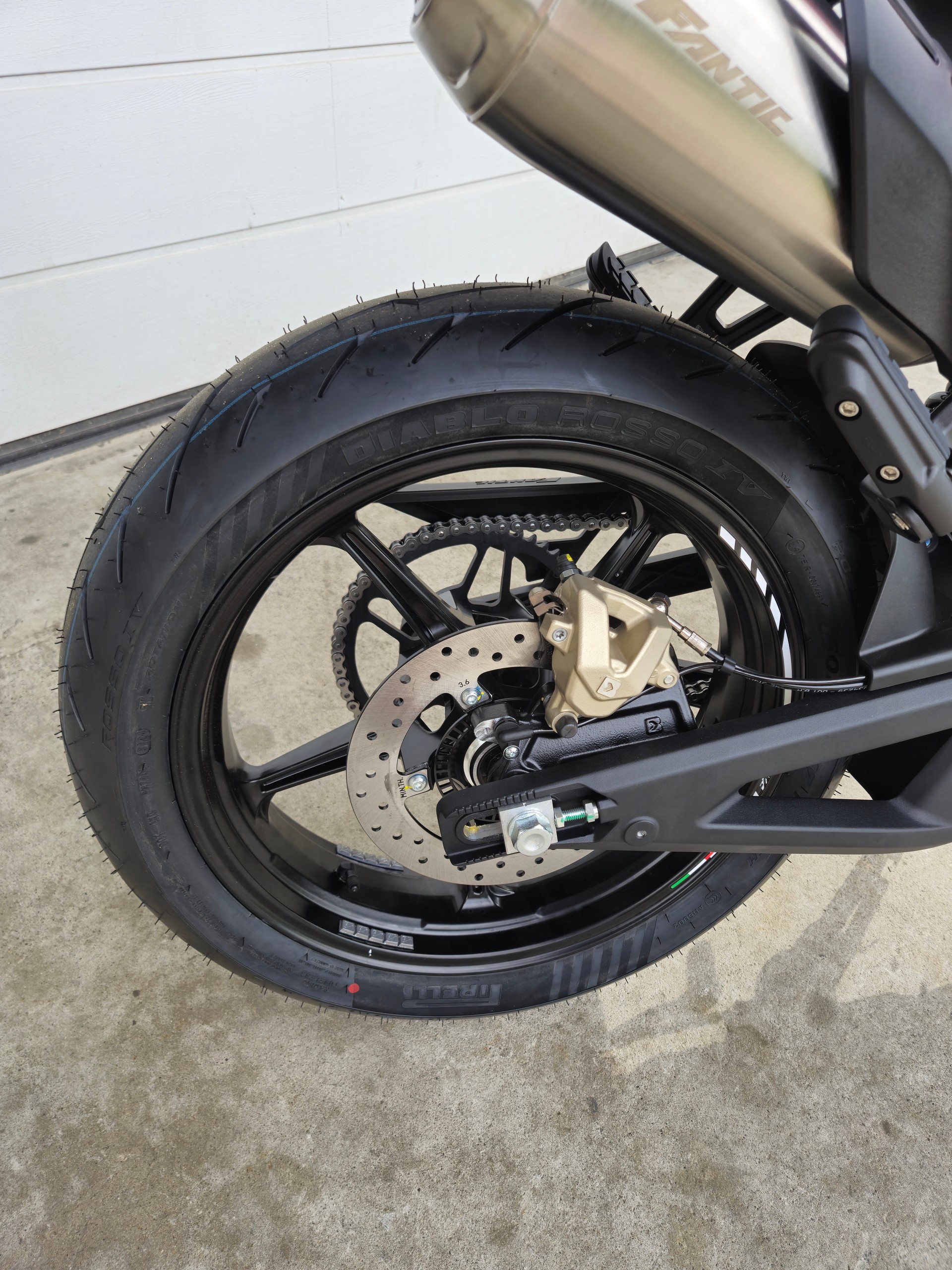 FANTIC STEALTH 125-image-10