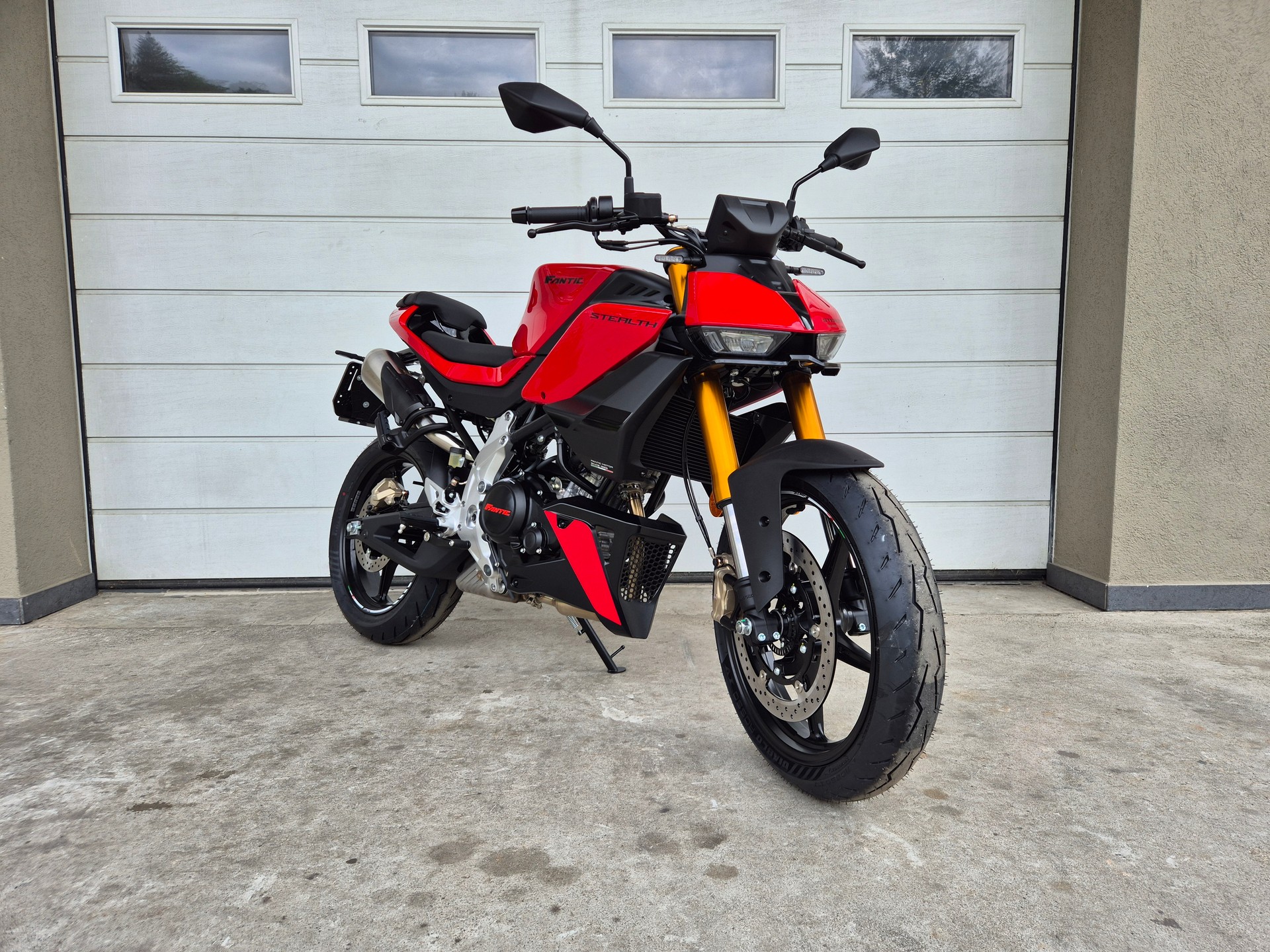 FANTIC STEALTH 125-image-3