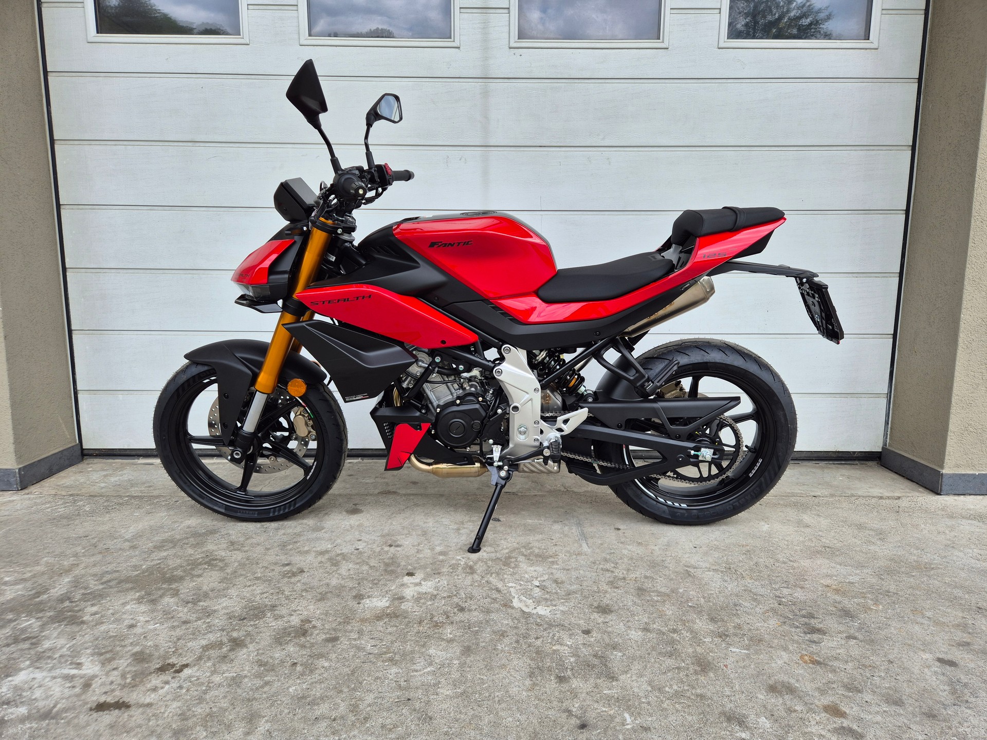 FANTIC STEALTH 125-image-2