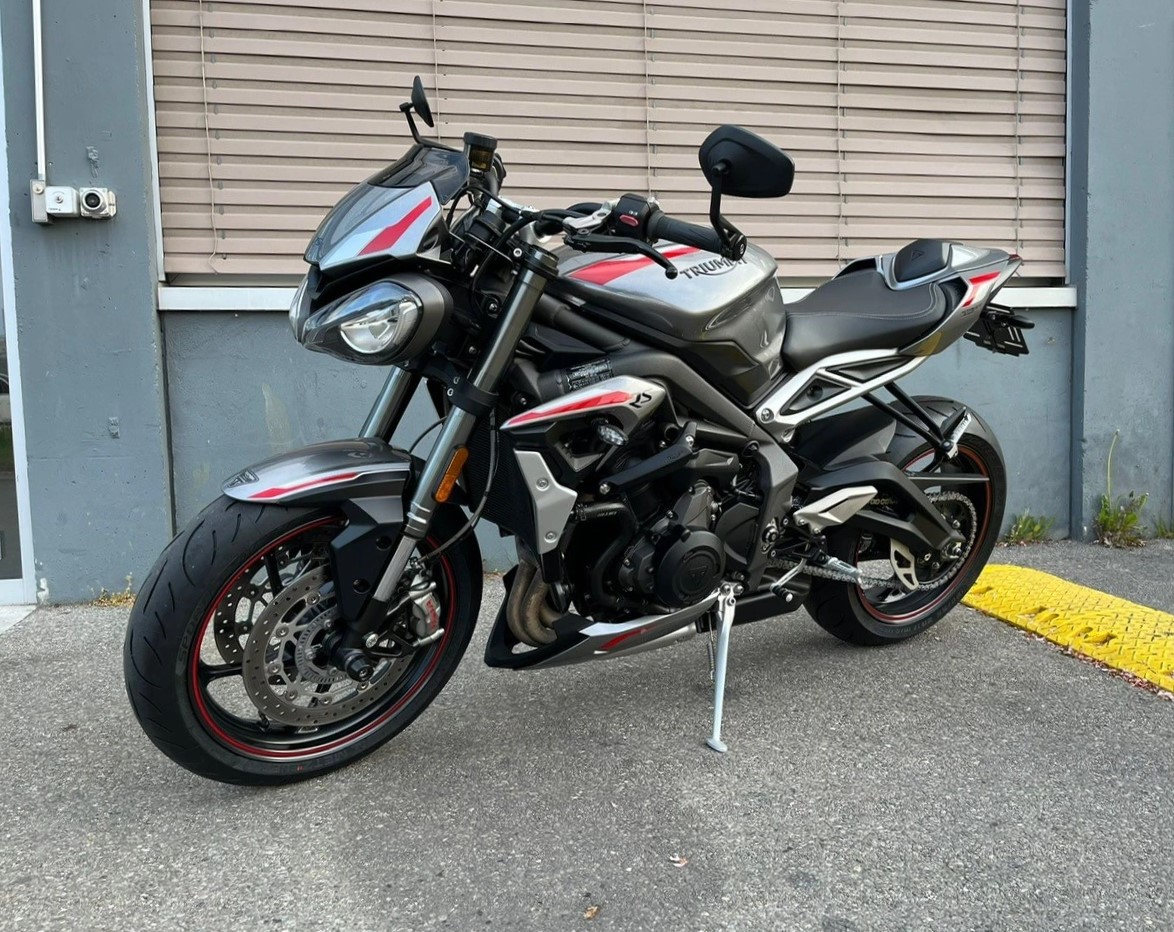 TRIUMPH Street Triple RS 765 ABS-showroom-element-1