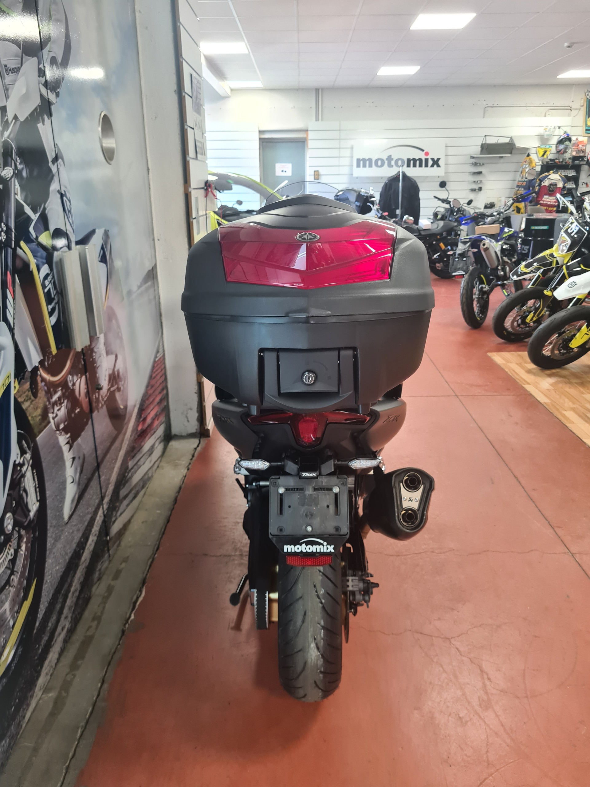YAMAHA T-MAX Tech-Max XP 560 D-showroom-element-3