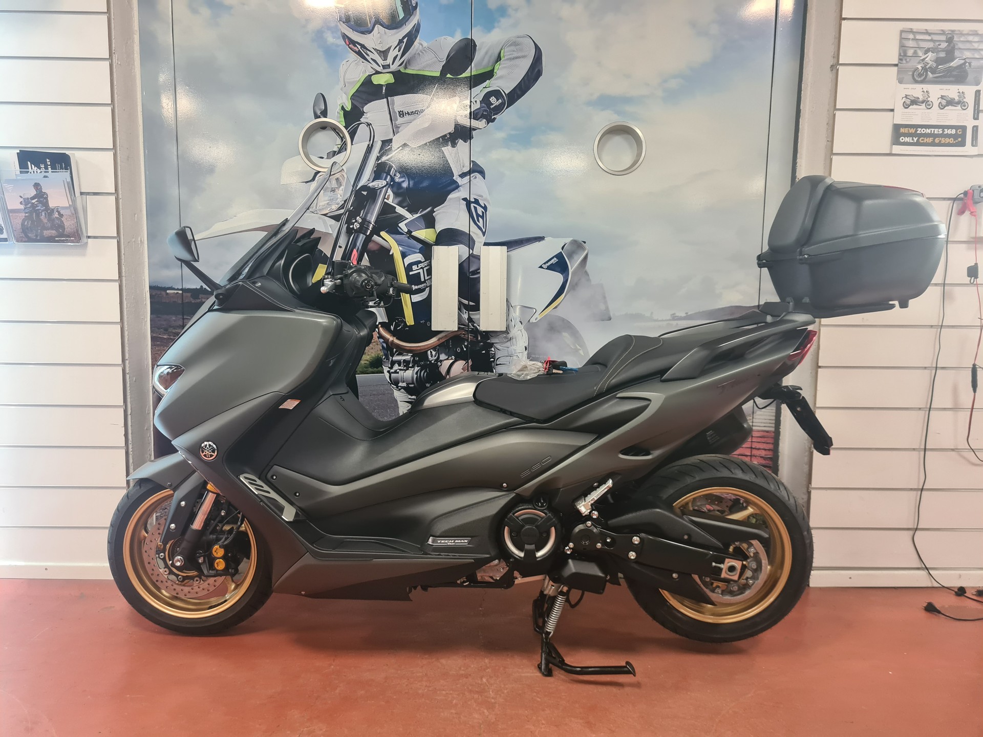 YAMAHA T-MAX Tech-Max XP 560 D-showroom-element-2