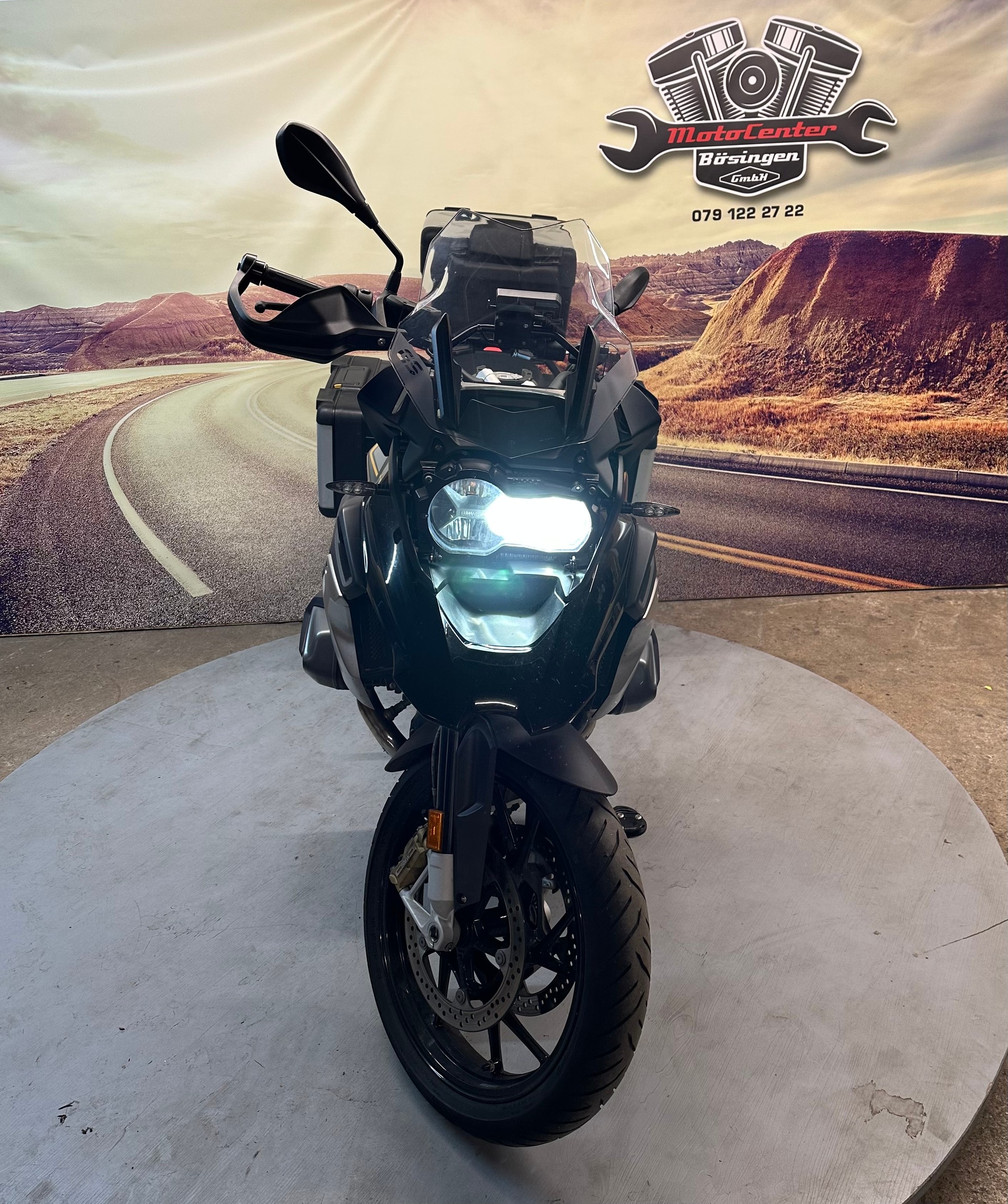 BMW R 1250 GS ABS Exclusive Black tiefergelegt ab Werk-showroom-element-2