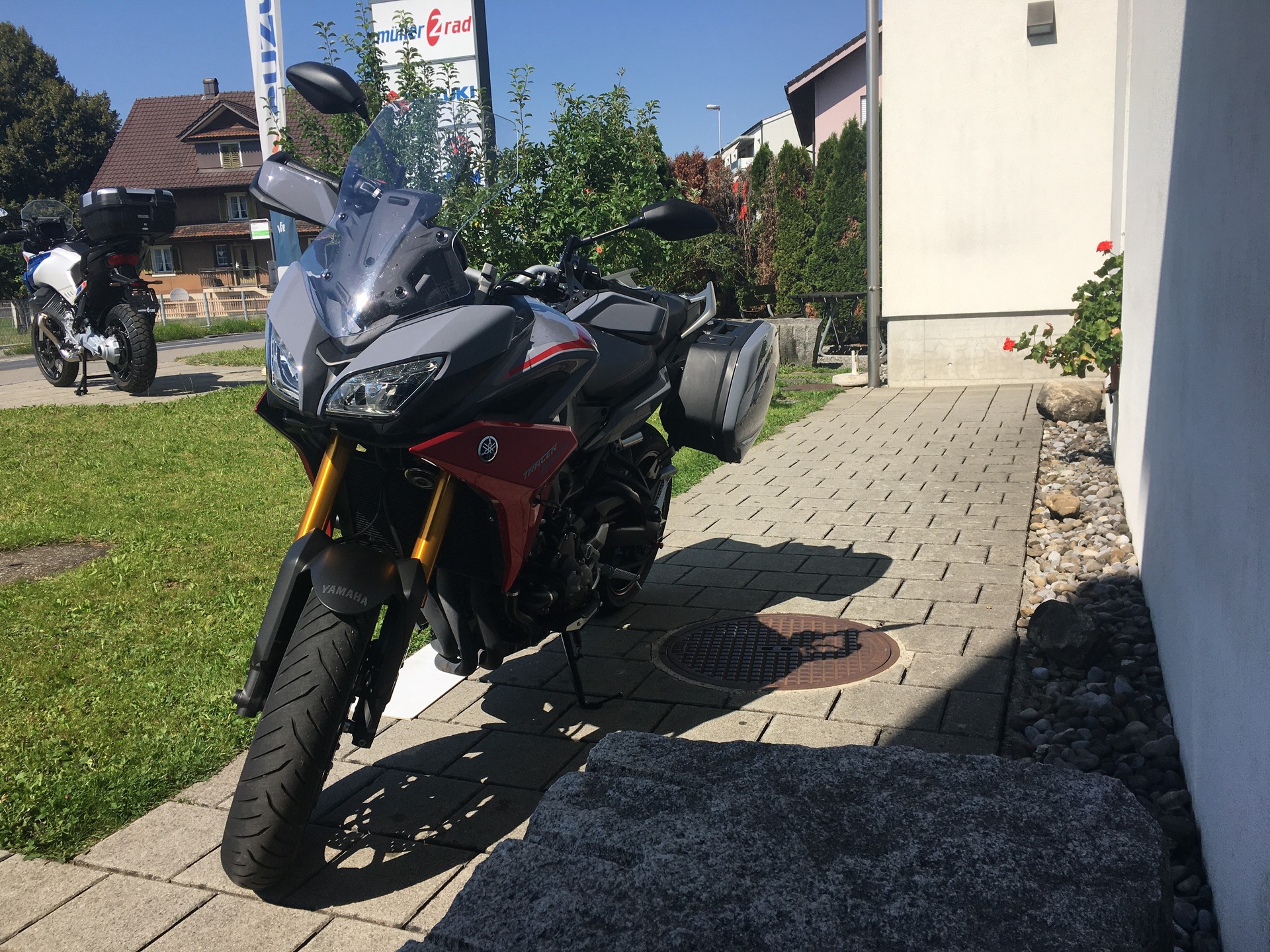 YAMAHA Tracer 900 GT ABS-showroom-element-2