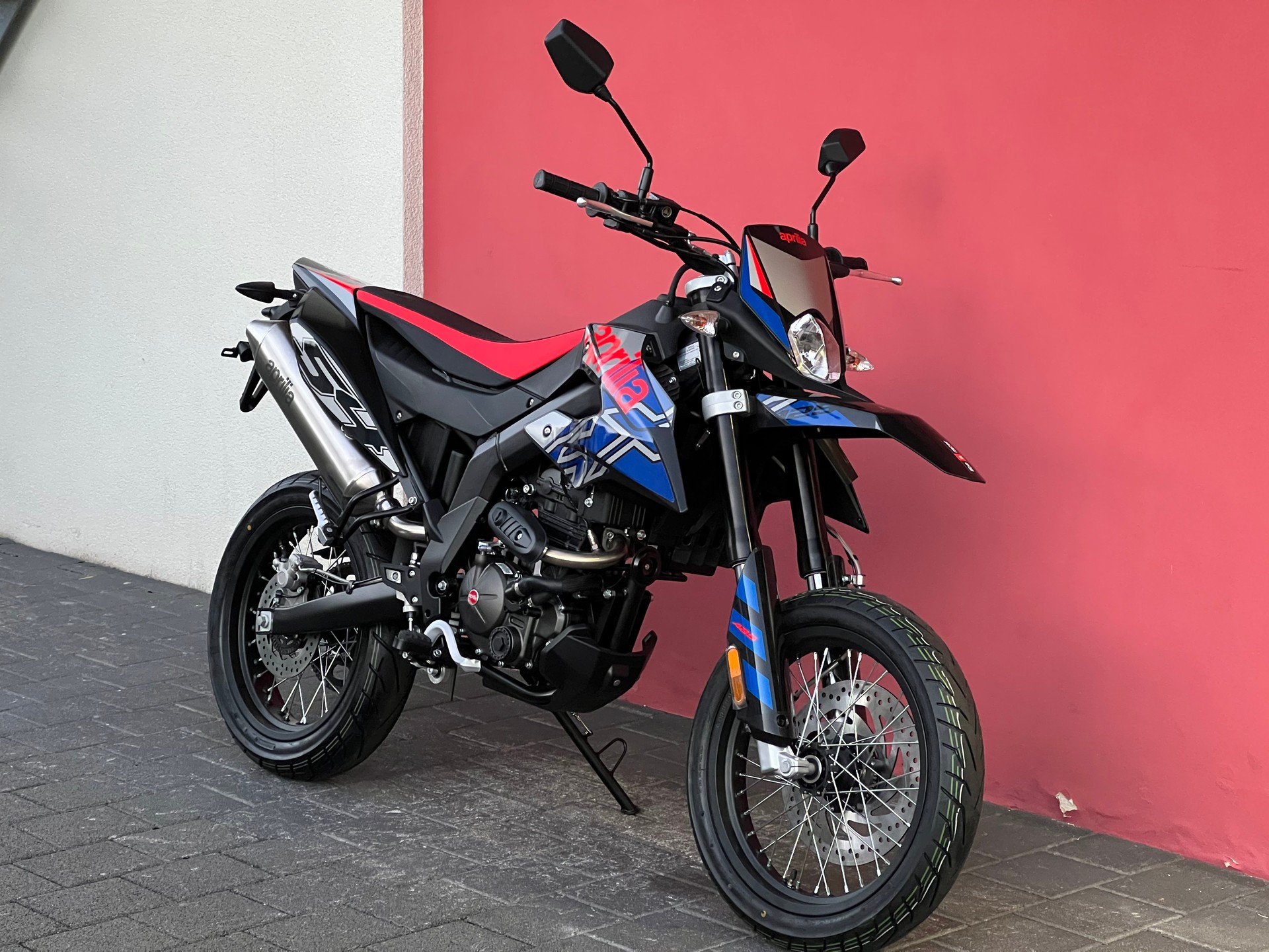 APRILIA SX 125-showroom-element-1