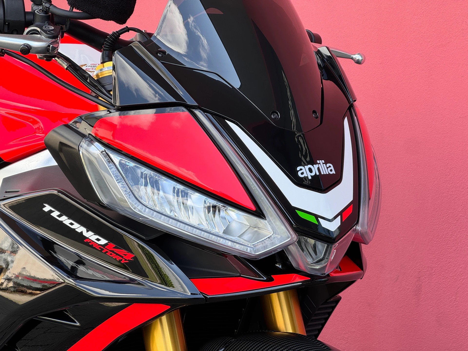 APRILIA Tuono V4 1100 Factory SE 09 SBK-image-14
