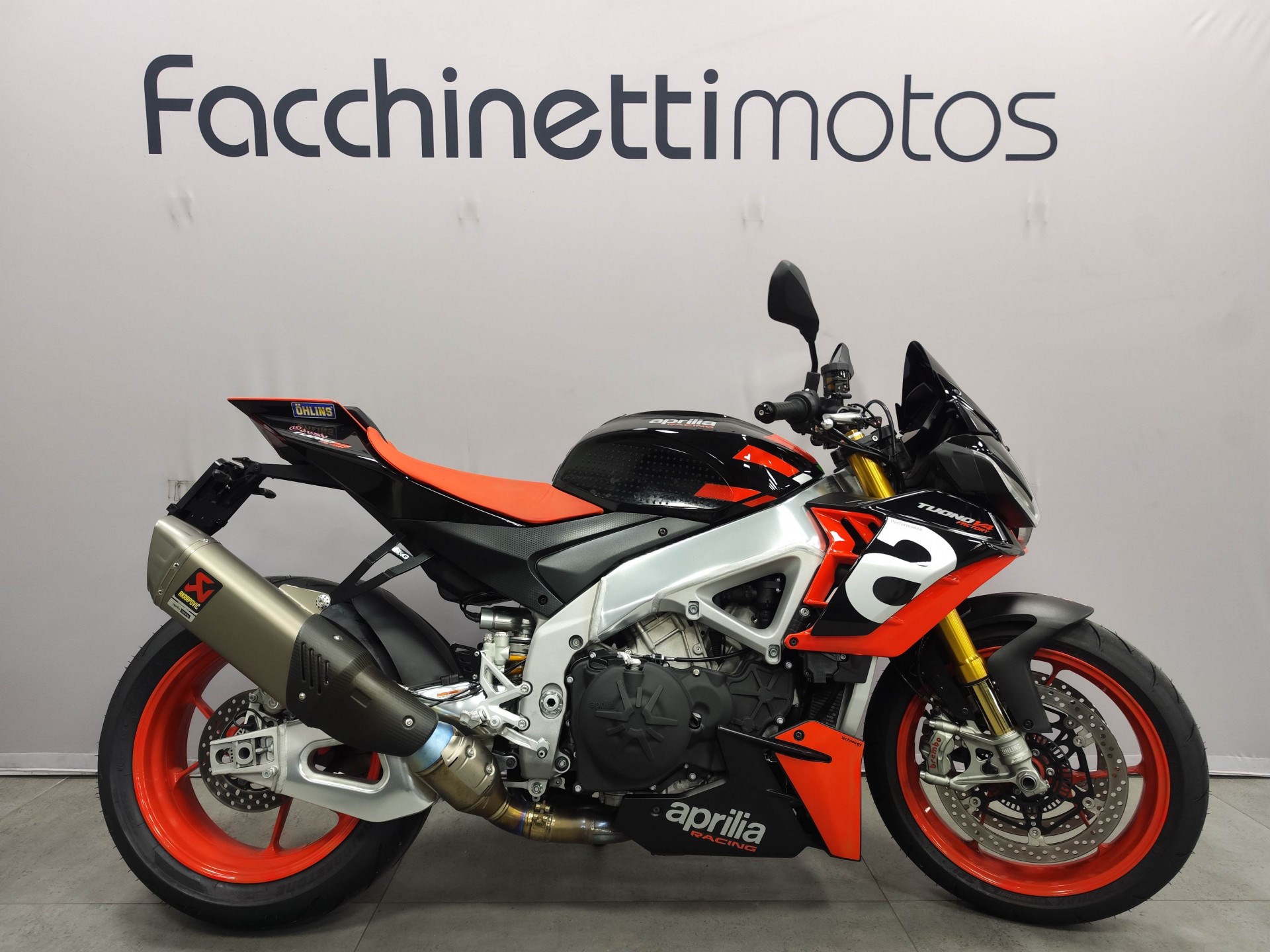 APRILIA Tuono V4 1100 Factory-image-0