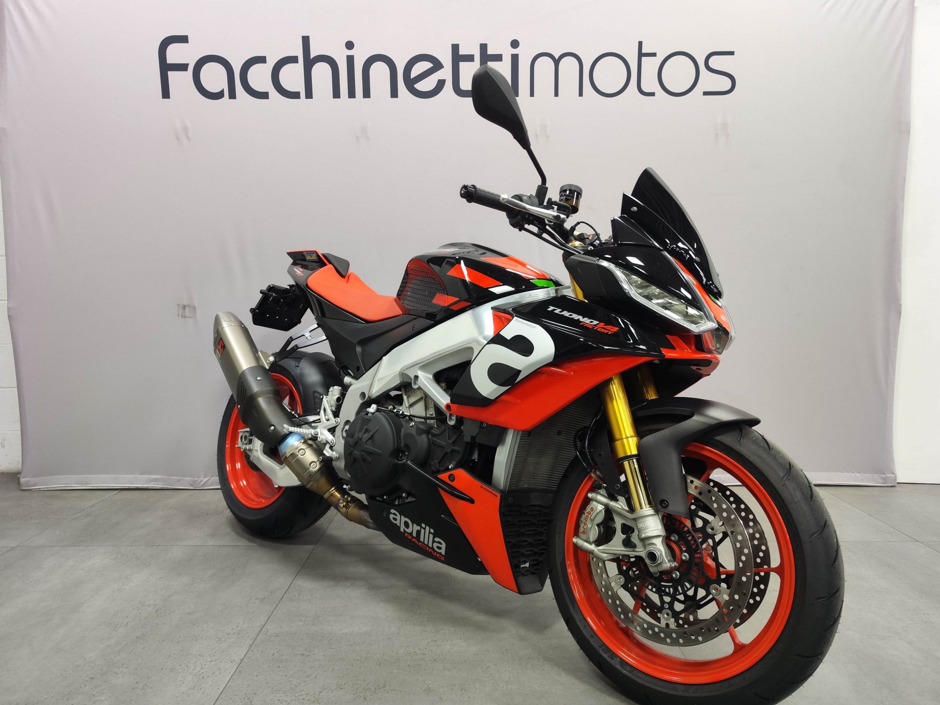 APRILIA Tuono V4 1100 Factory-image-1