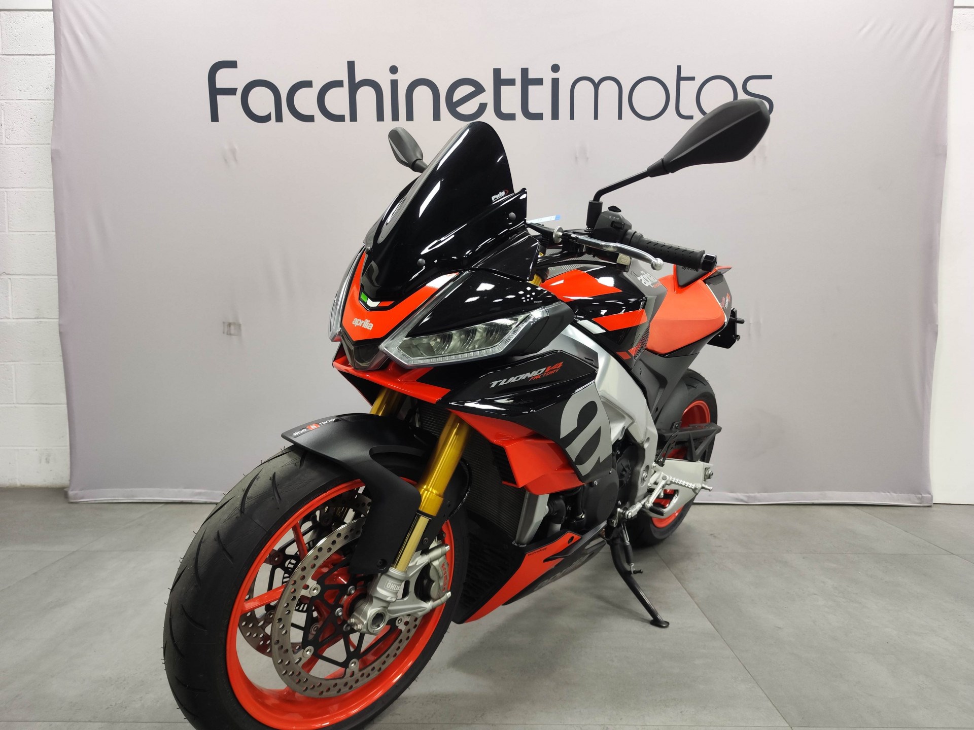 APRILIA Tuono V4 1100 Factory-image-2