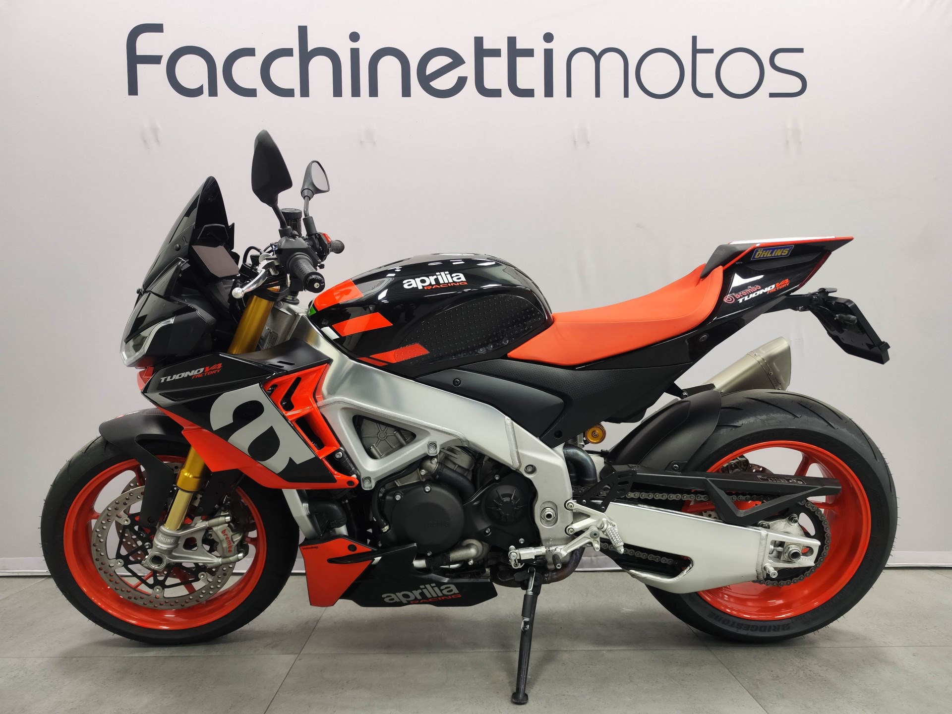 APRILIA Tuono V4 1100 Factory-image-3