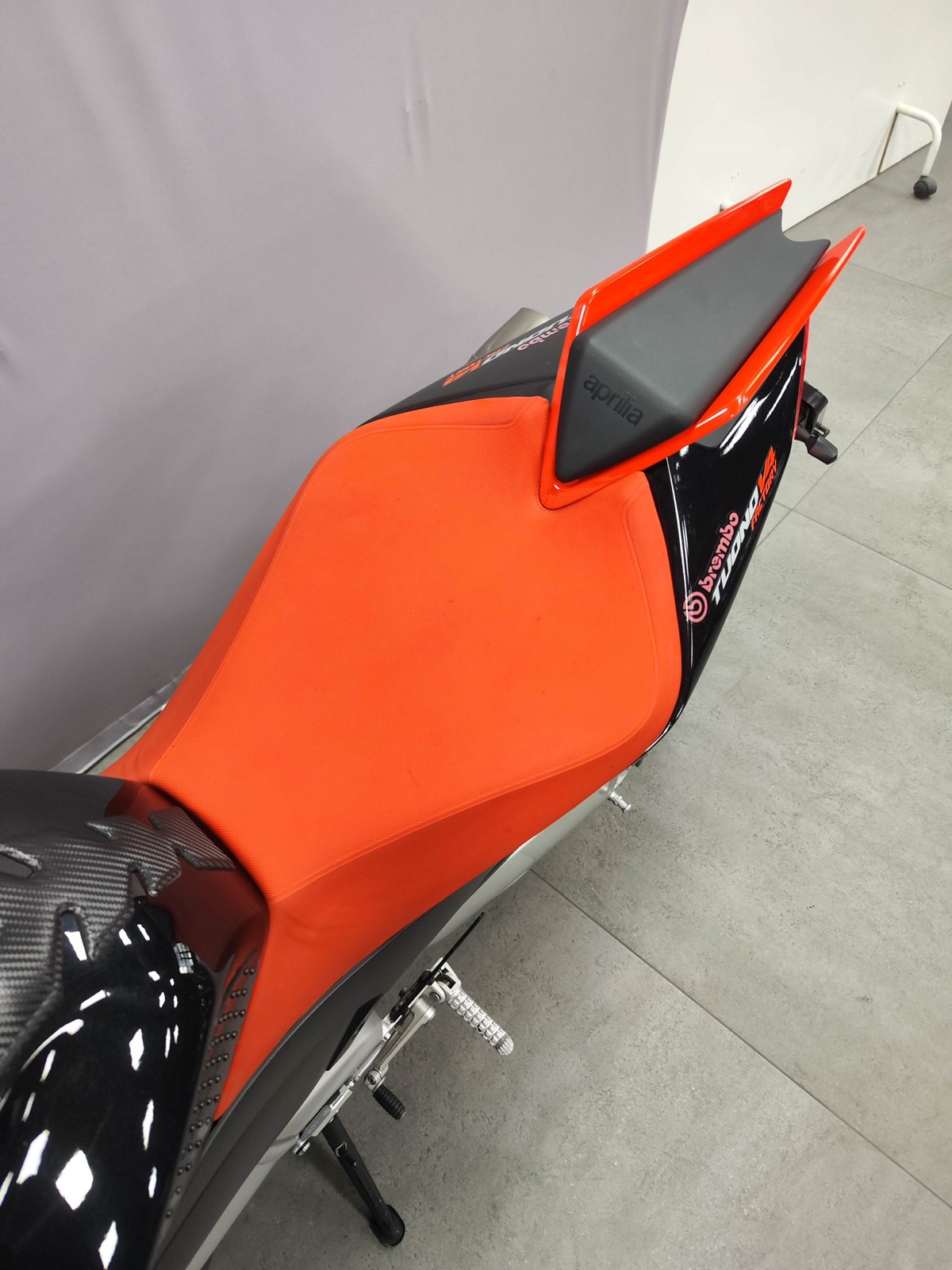 APRILIA Tuono V4 1100 Factory-image-5