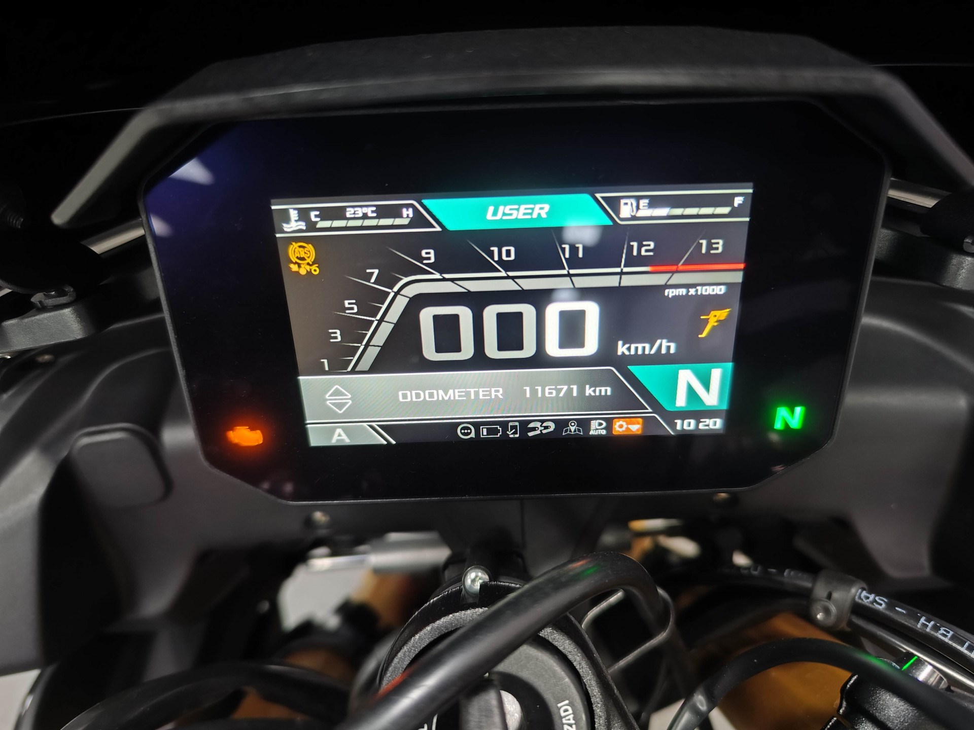APRILIA Tuono V4 1100 Factory-image-7