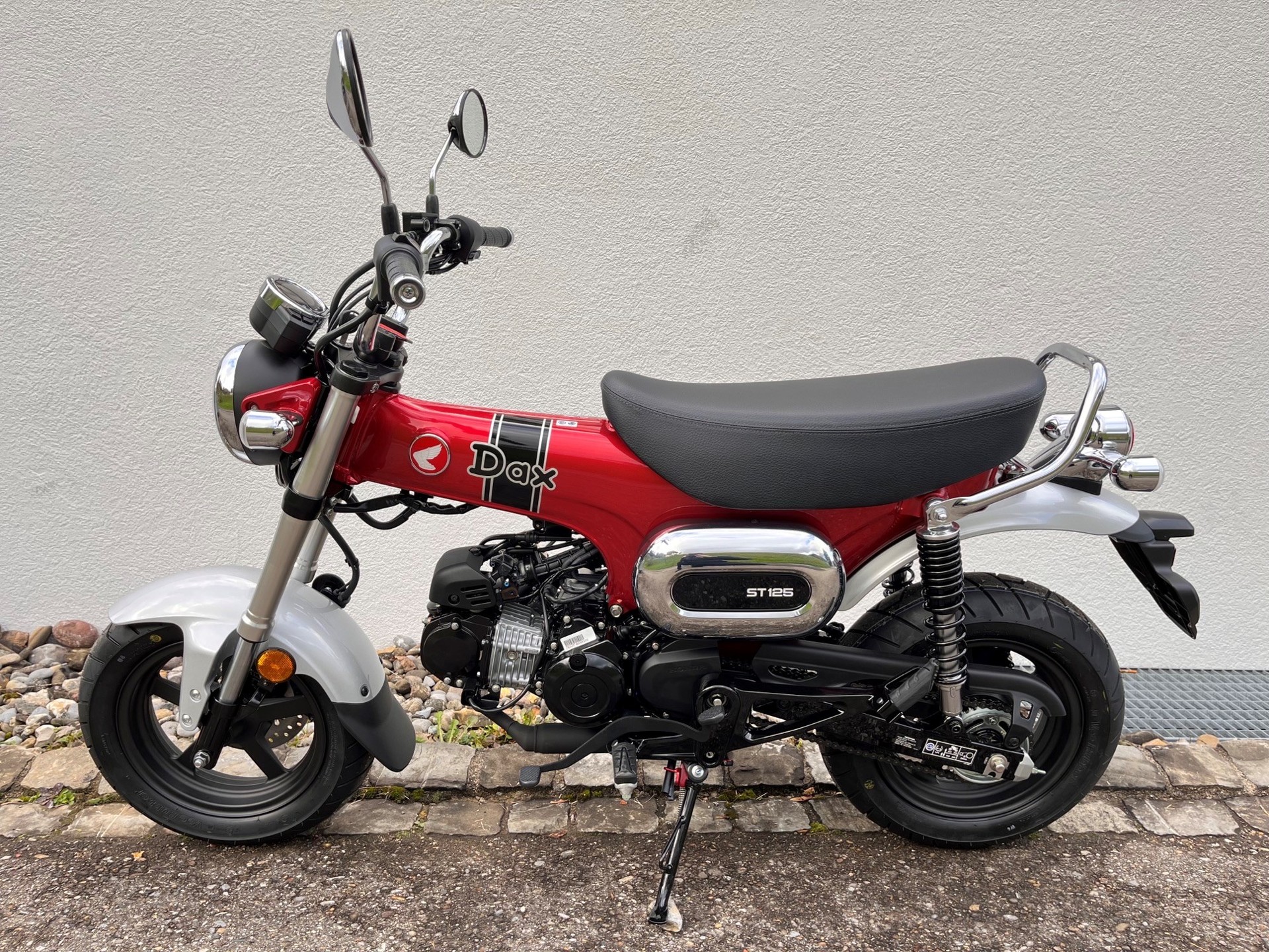 HONDA St 125 Dax-showroom-element-1