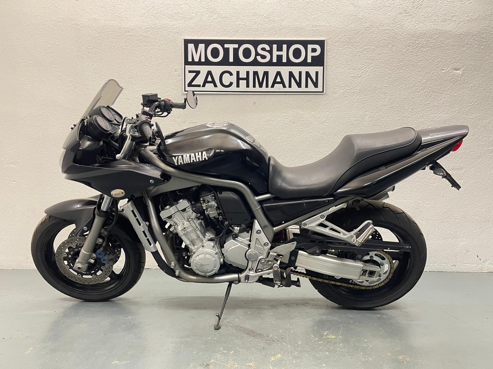 YAMAHA FZS 1000 FAZER-showroom-element-3